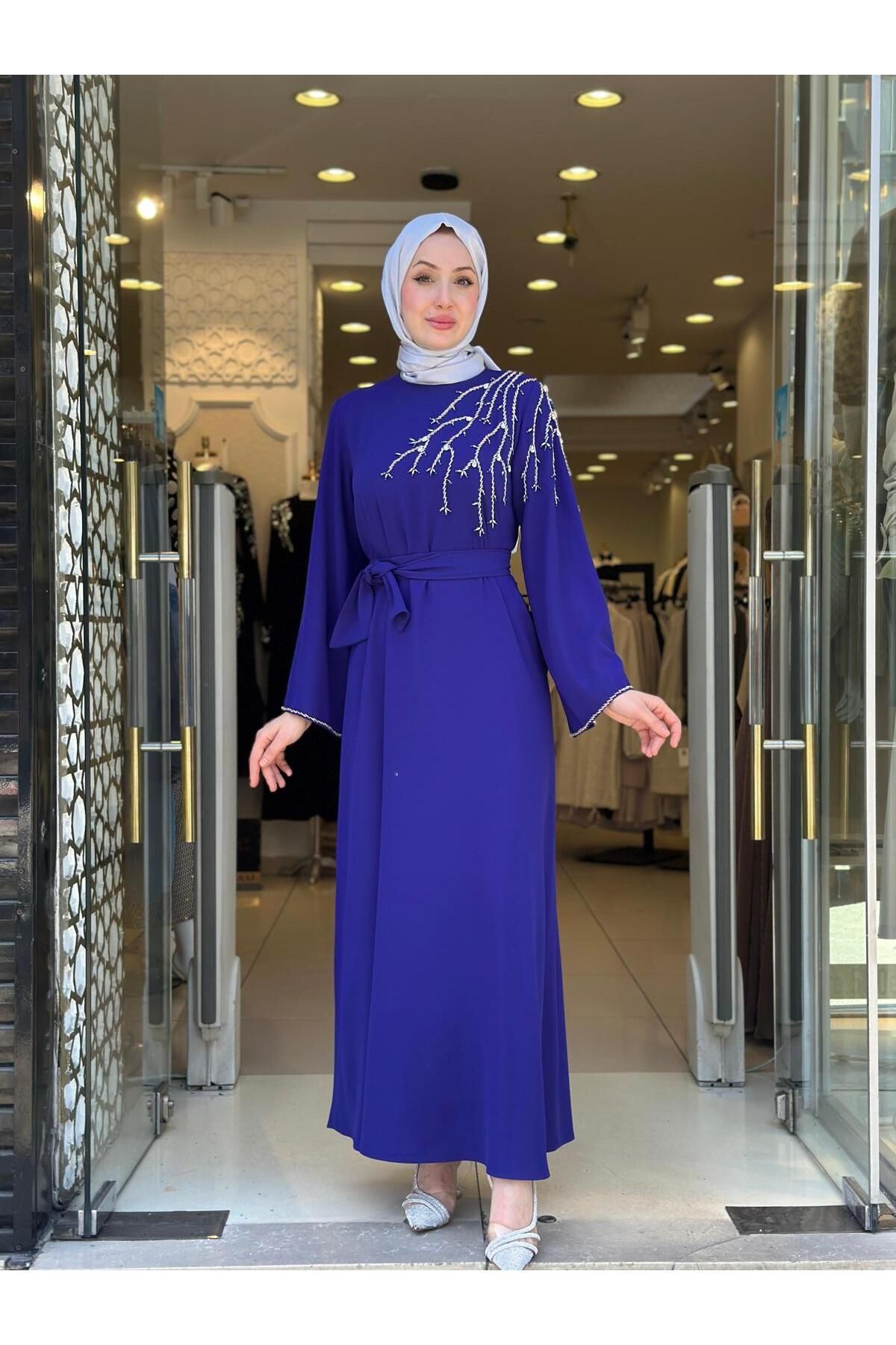 MODA TAŞ İŞLEMELİ ELBİSE