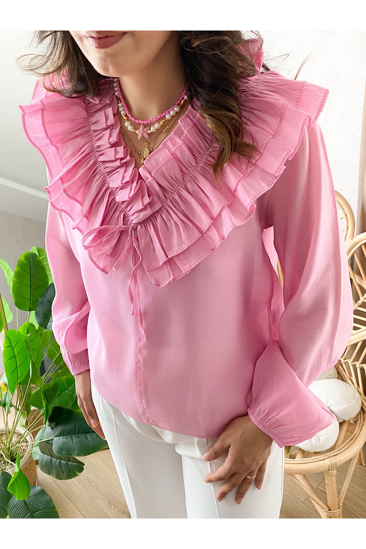 biumi butik pembe yakası fırfırlı bluz