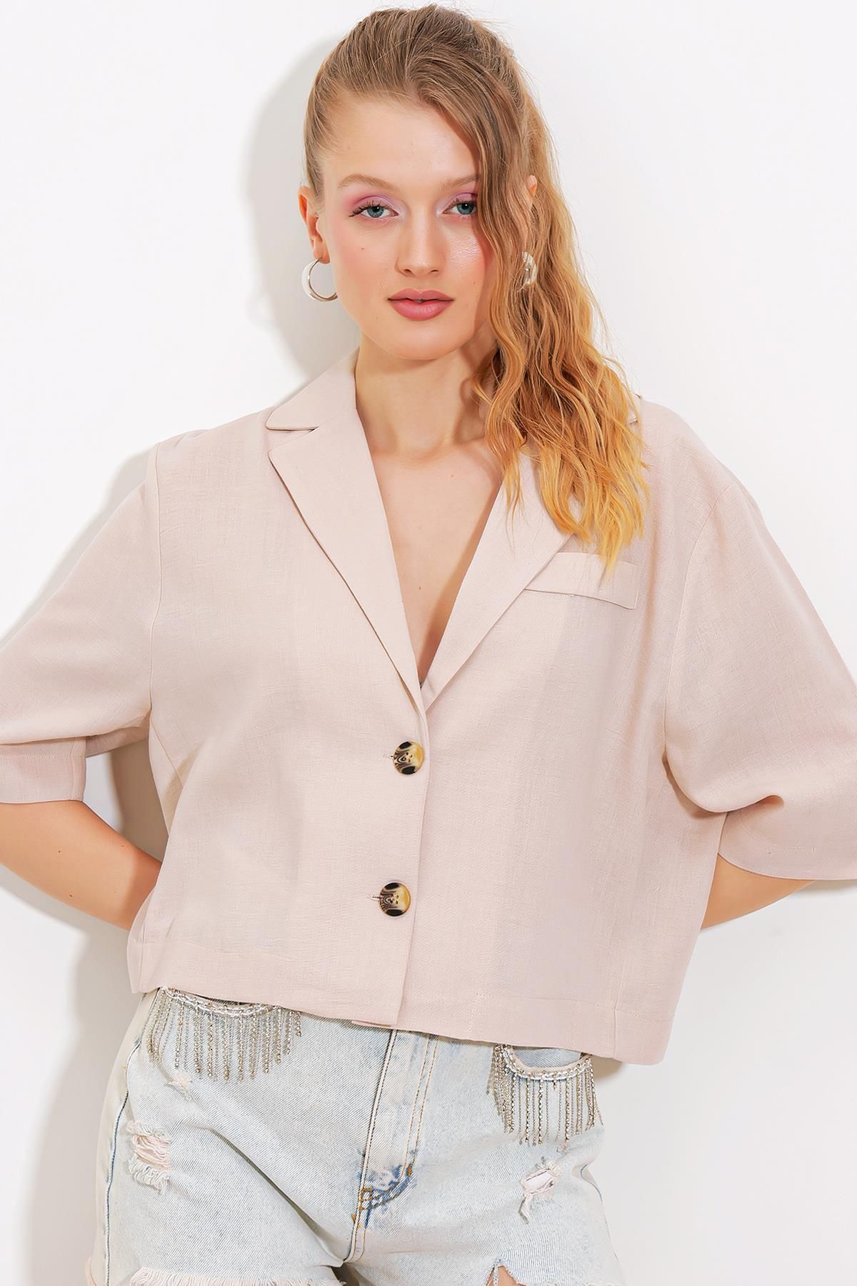MODAMAİSA Kadın Krem Çift Düğmeli Oversize Crop Keten Ceket