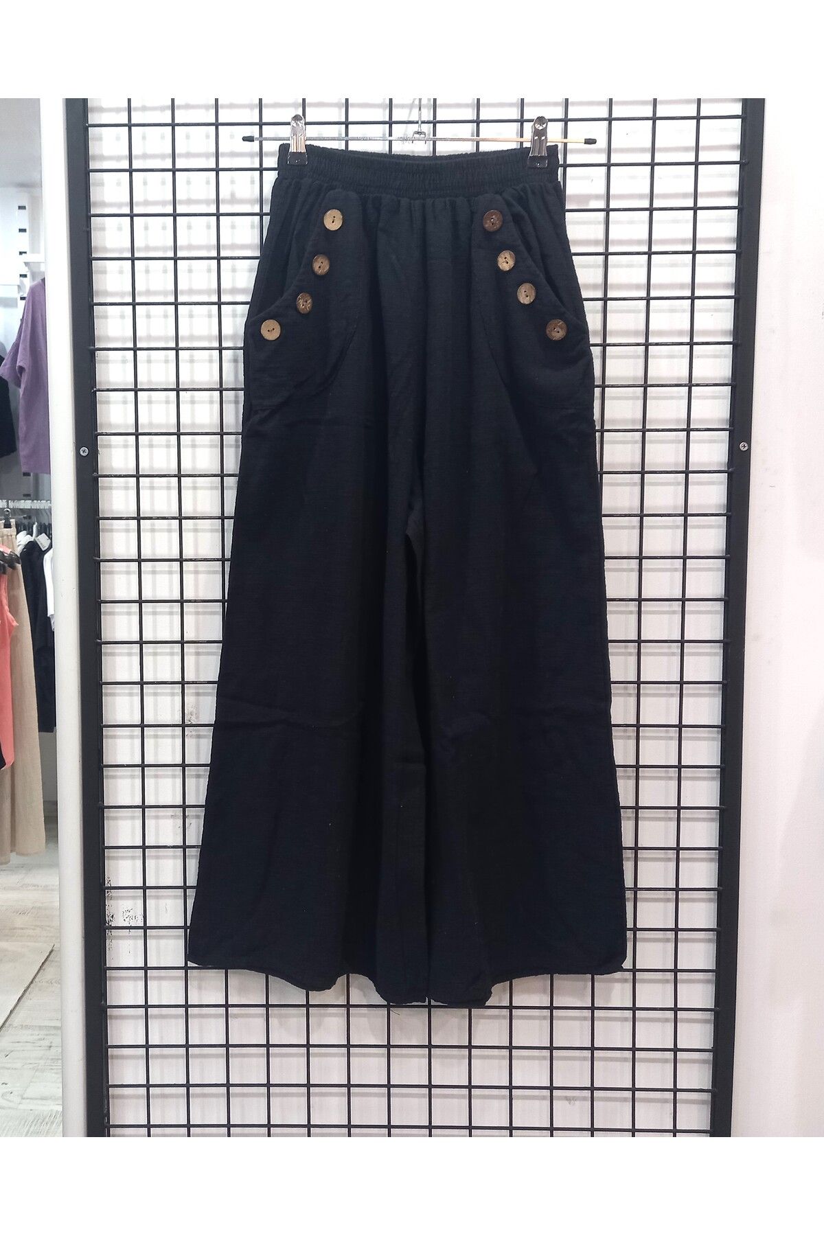 Butik Şans Ahşap Düğme Detaylı Cepli Koton Pantolon