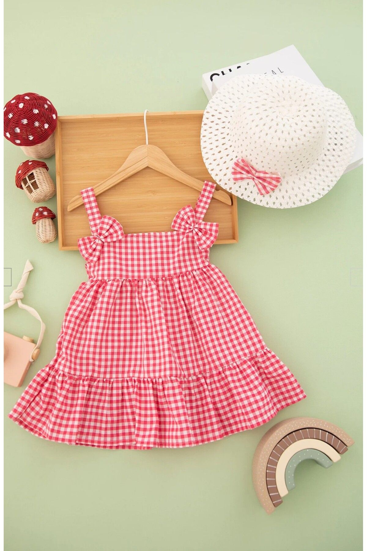 baume clothes KIZ ÇOCUK KARELİ ŞAPKALI ASKILI FUŞYA PREMIUM ELBİSE