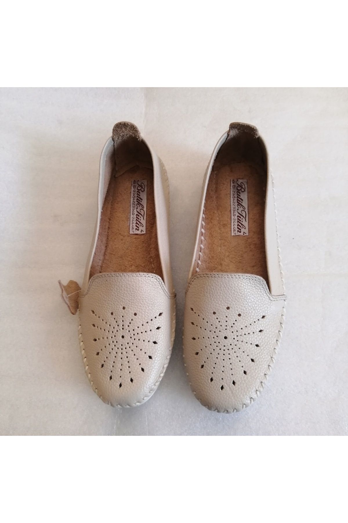 Butik Tülin Kadın hakiki dana derisi bej el dikişli astarsız yumuşak rahat esnek kauçuk dikişli tabanlı loafer