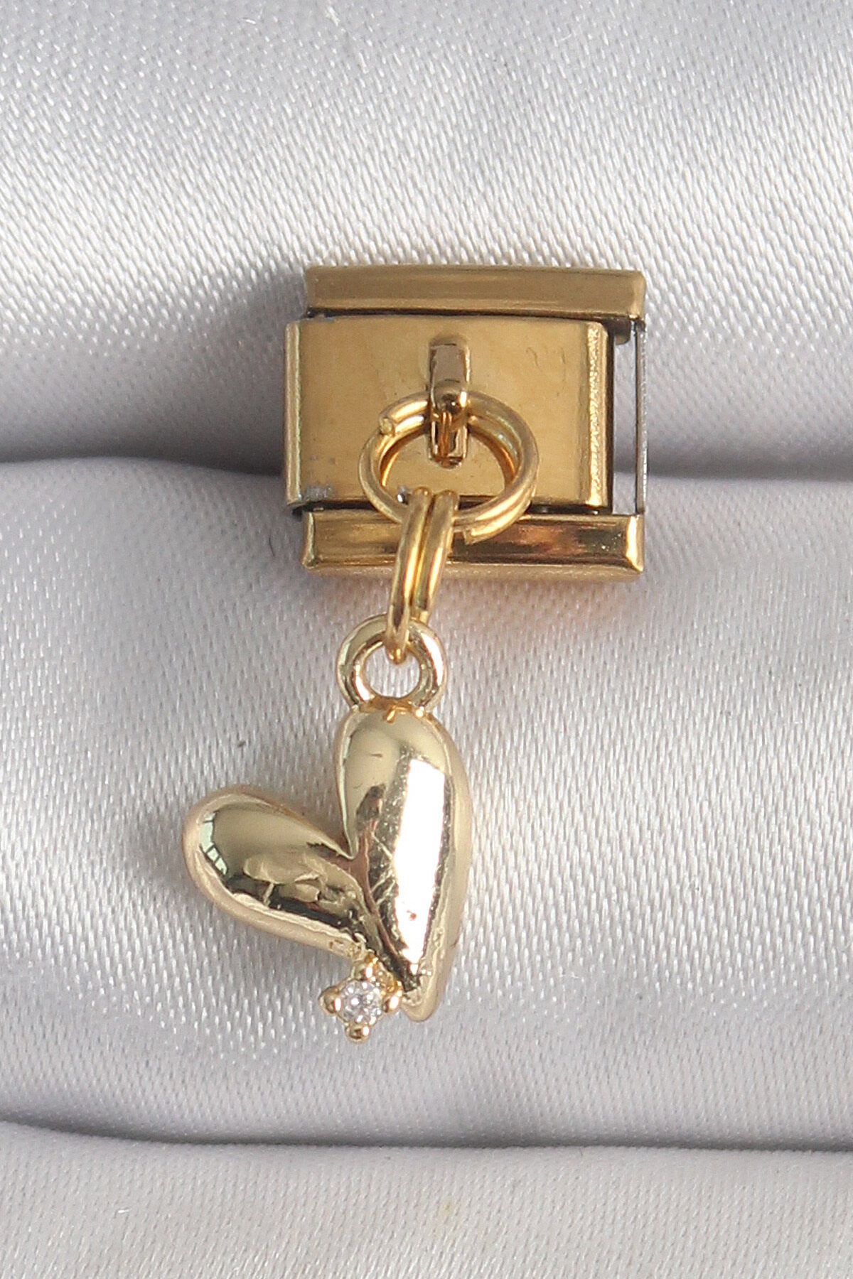 Clariss 316L Çelik Gold Renk Sallantı Kalp Model Zirkon Taş Detay Nomination Charm