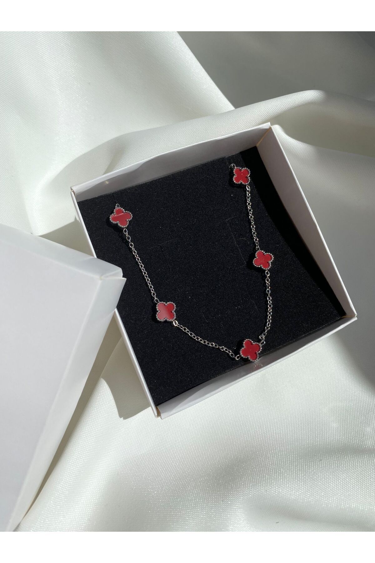Bellamy Jewelry Bordo Yonca Kolye - Silver