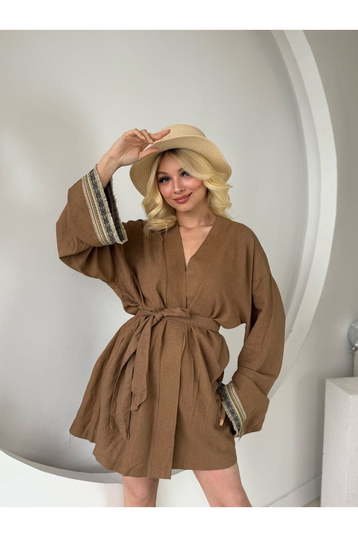 Bliss Dale Kahverengi Manşet İşleme Detaylı Keten Kimono