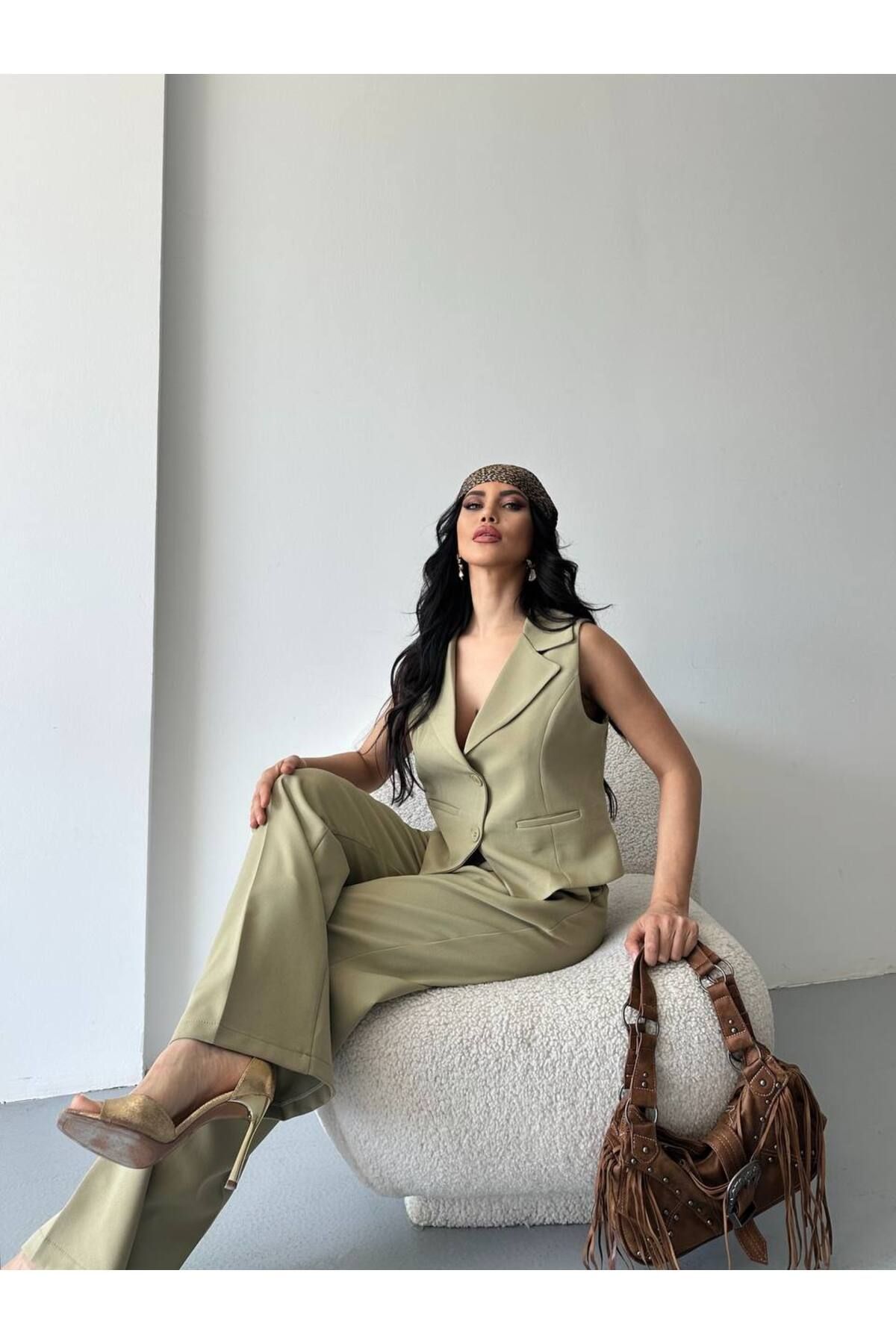 Castivo Fashion Düğmeli Kolsuz Yelekli Takım