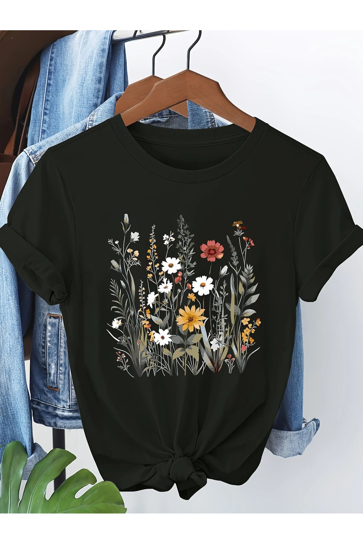 Usaspor Kadınlar İçin Trend Yuvarlak Yaka Tişört - Canlı Motif Desenli %100 Pamuk Premium Tshirt