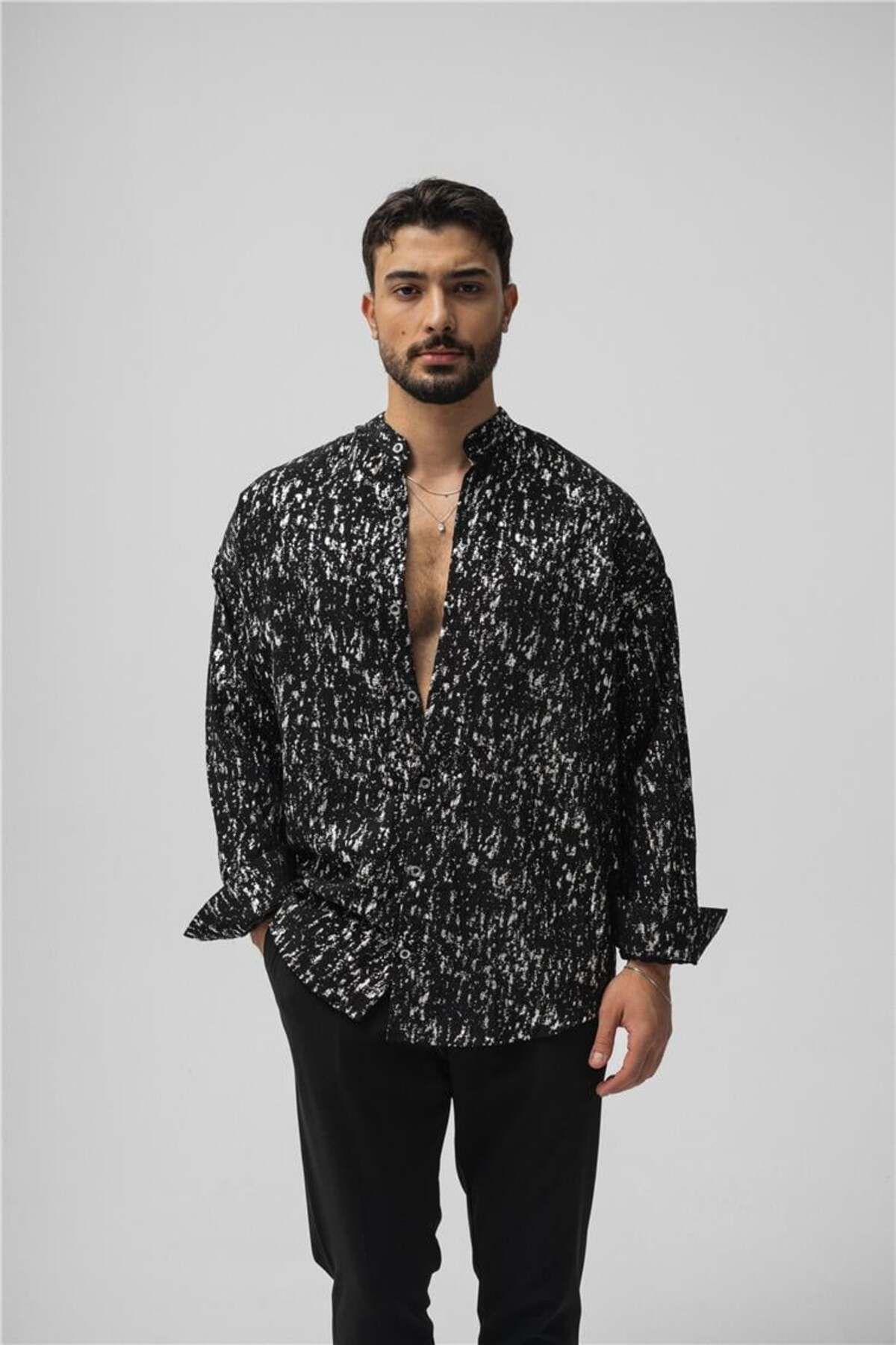 OUTFİT MAN Erkek Hakim Yaka Gümüş Oversize Gömlek Siyah