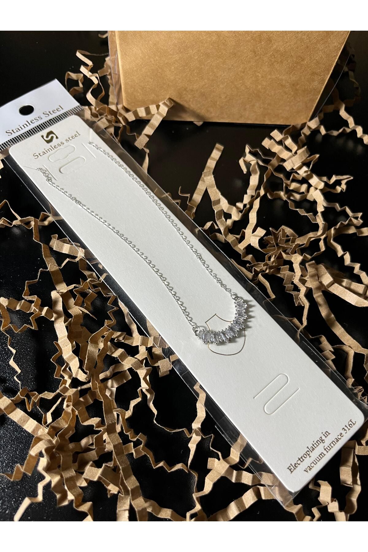 ENA Outlet Zirkon Taşlı Çelik Gümüş Renk Su Yolu Model Kolye