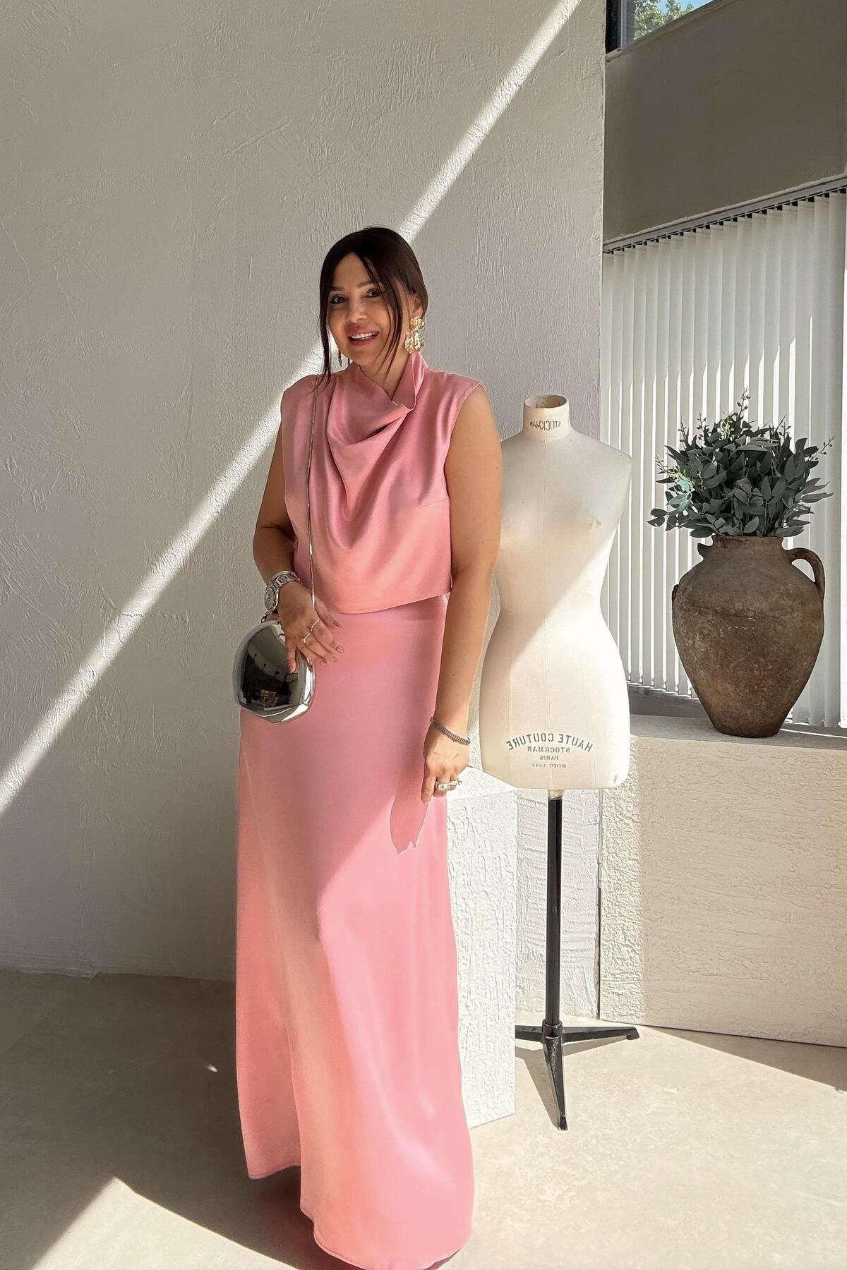 ELVAN TOLON-Pink Satin Blouse Skirt Set 7