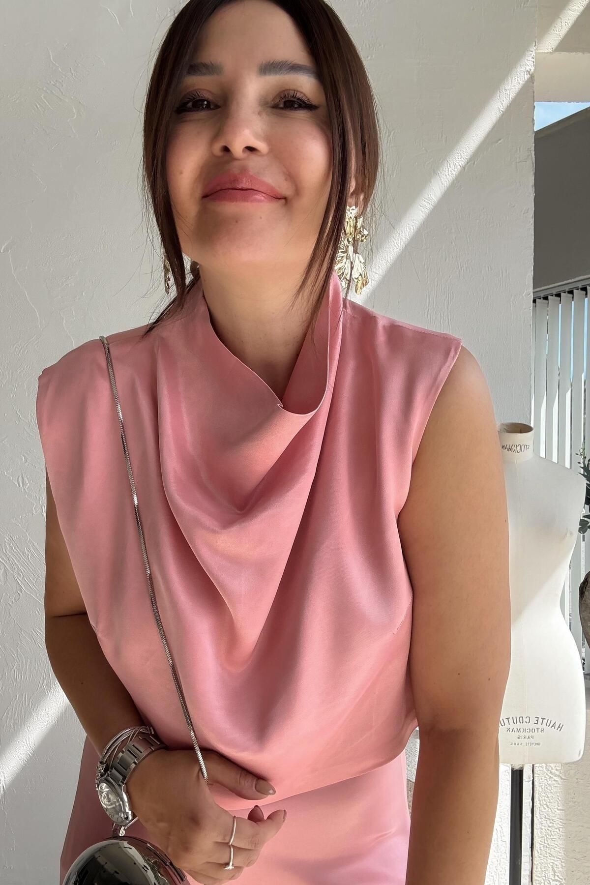 ELVAN TOLON-Pink Satin Blouse Skirt Set 6