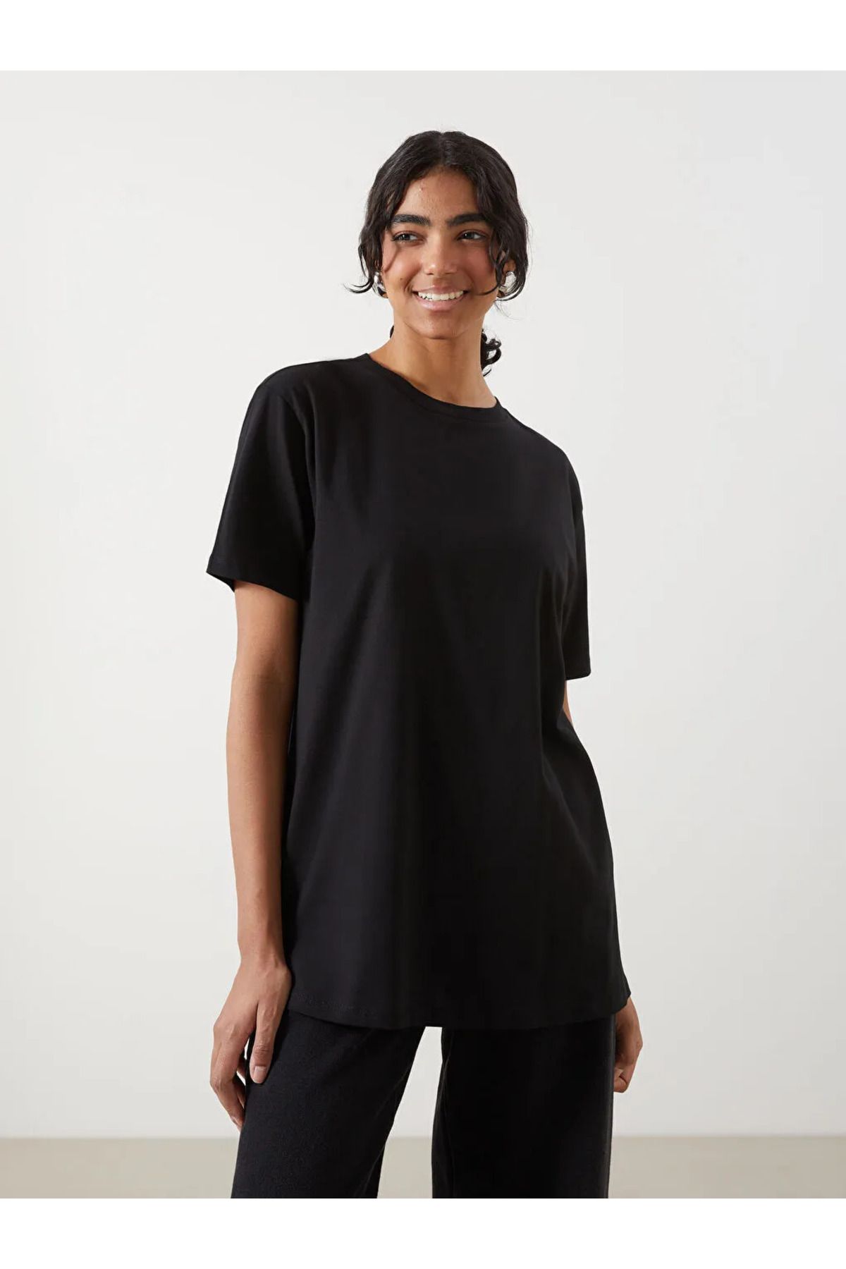 LC Waikiki LCW Modest Siyah Bisiklet Yaka Kadın Tunik