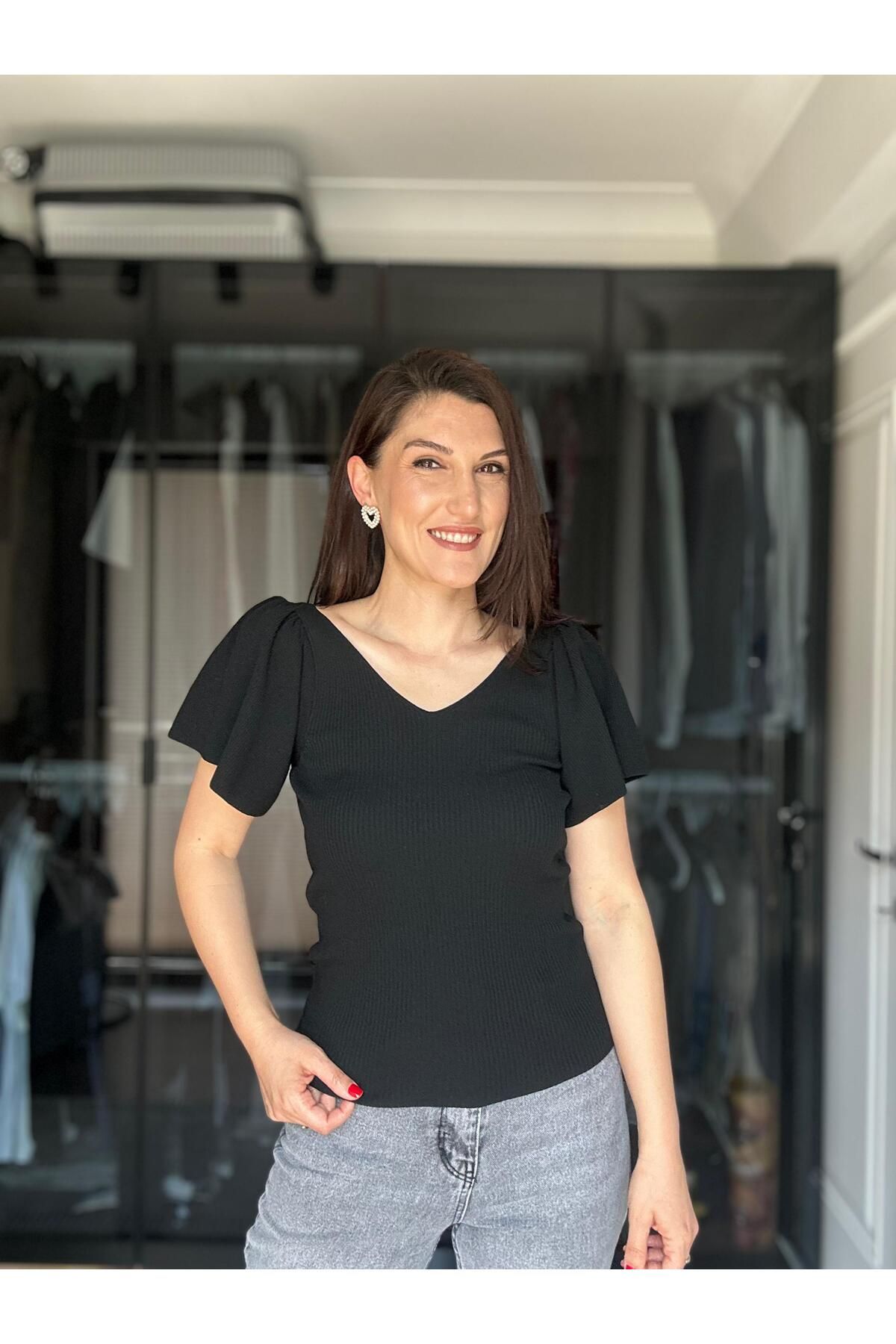 Unique Boutique Siyah Only Kolları Volanlı Likralı Bluz