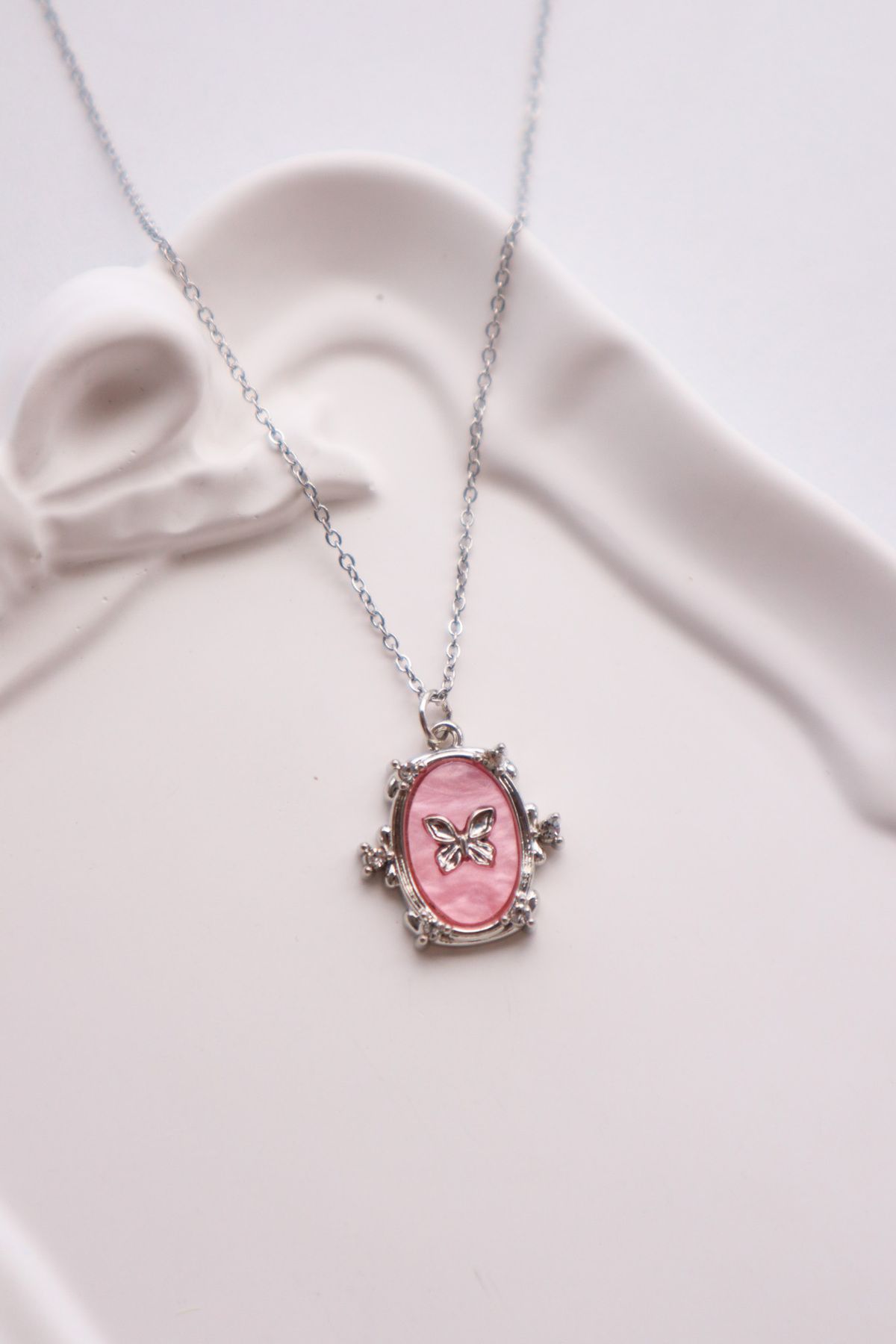 EFBUTİK Gümüş Renk Zincirli Pink Butterfly İthal Kolye