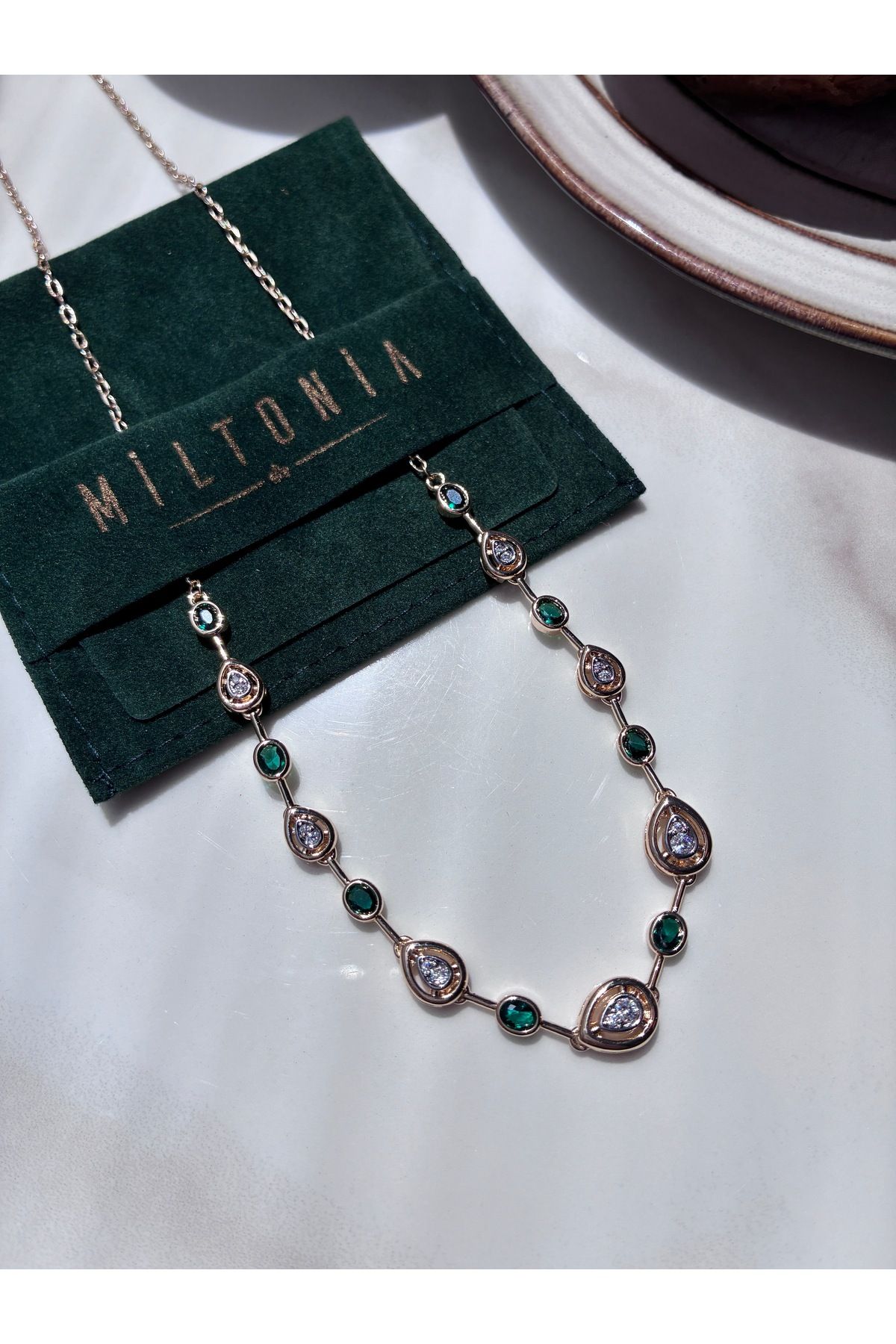 Miltonia Yeşil Zirkon Taşlı Kaplama Kararmaz Kaliteli Şık Kolye