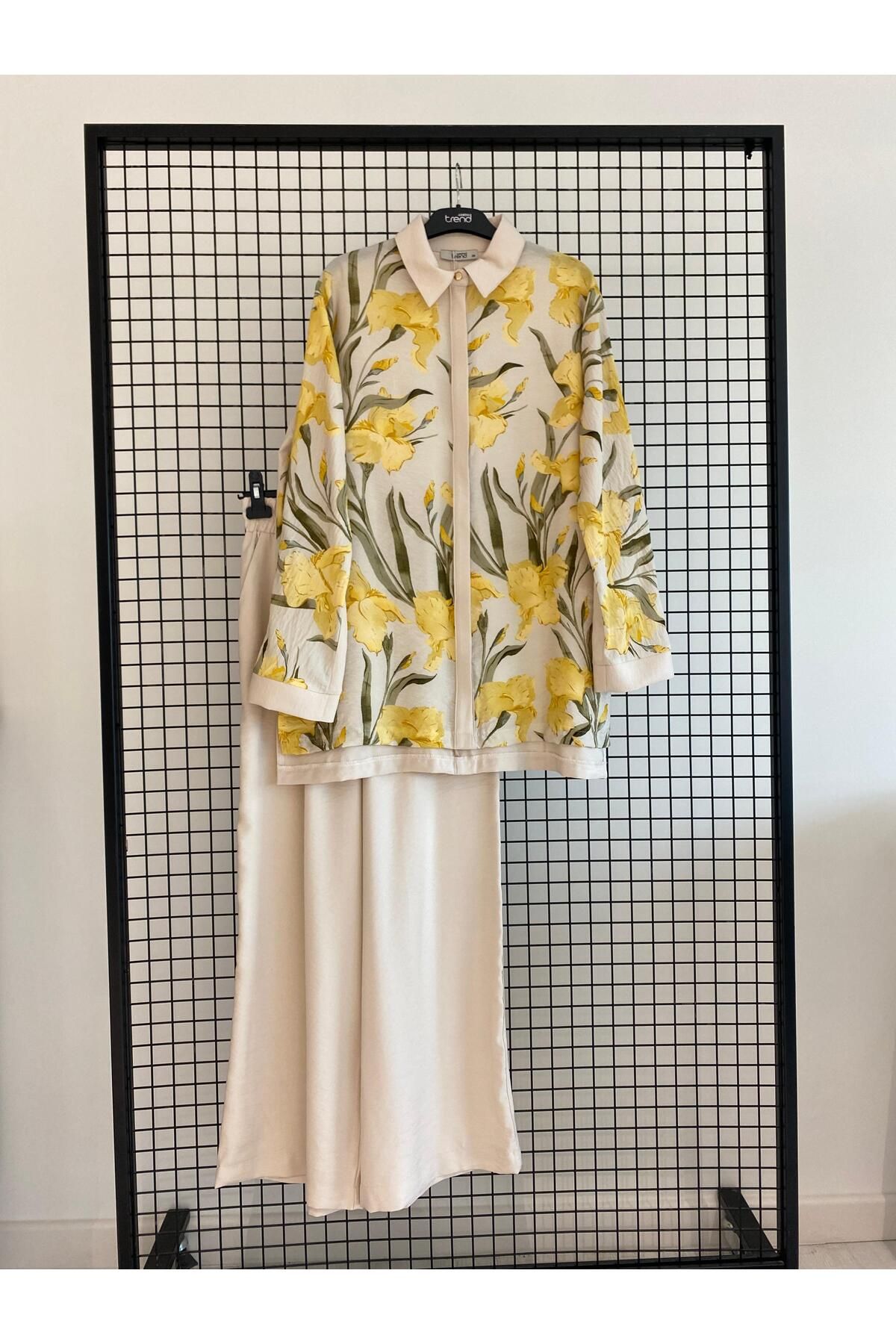 Armine TREND Gömlek Yaka Çiçekli Düğmeli Tunik Beli Lastikli Cepli Bol Paça Kumaş Pantolon Alt-Üst takım
