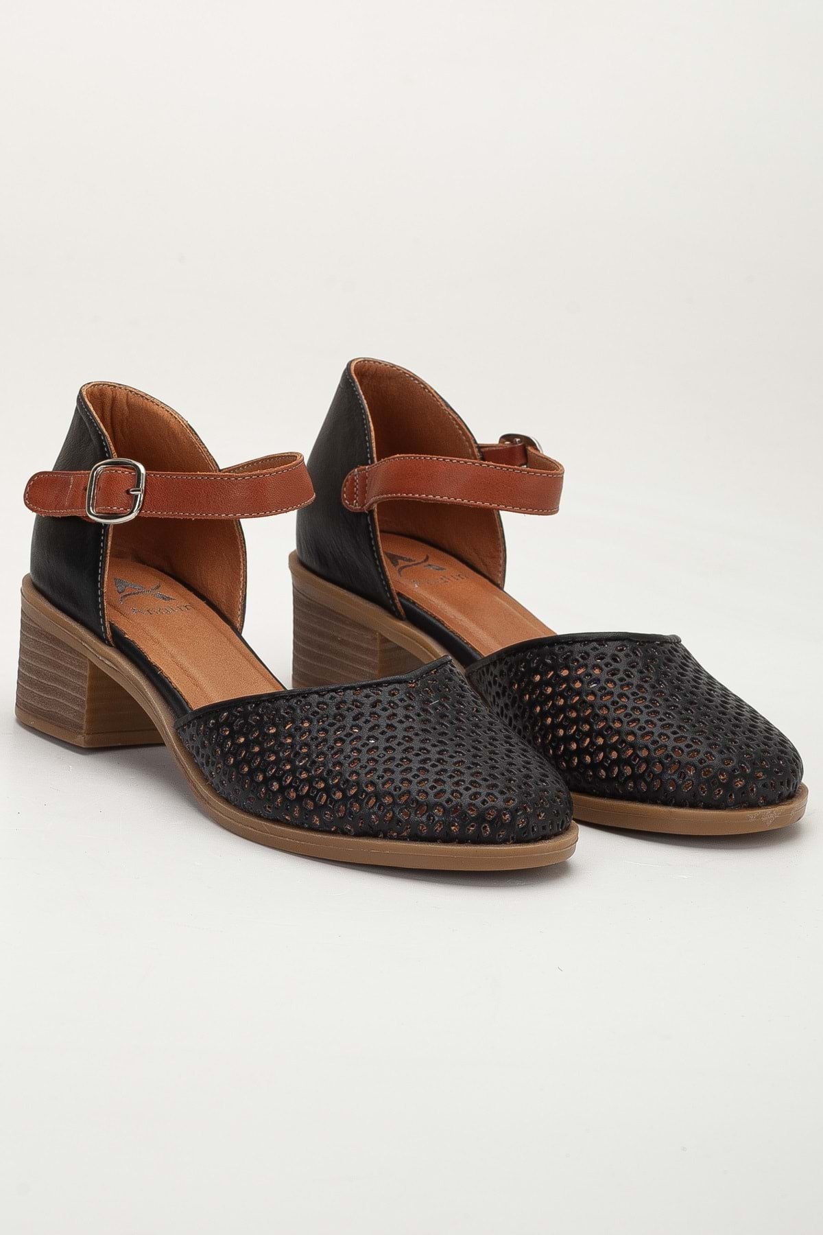 ANALİN SHOES  Kadın Hakiki Deri Burnu Kapalı Delikli Sandalet - Siyah - Görsel 5