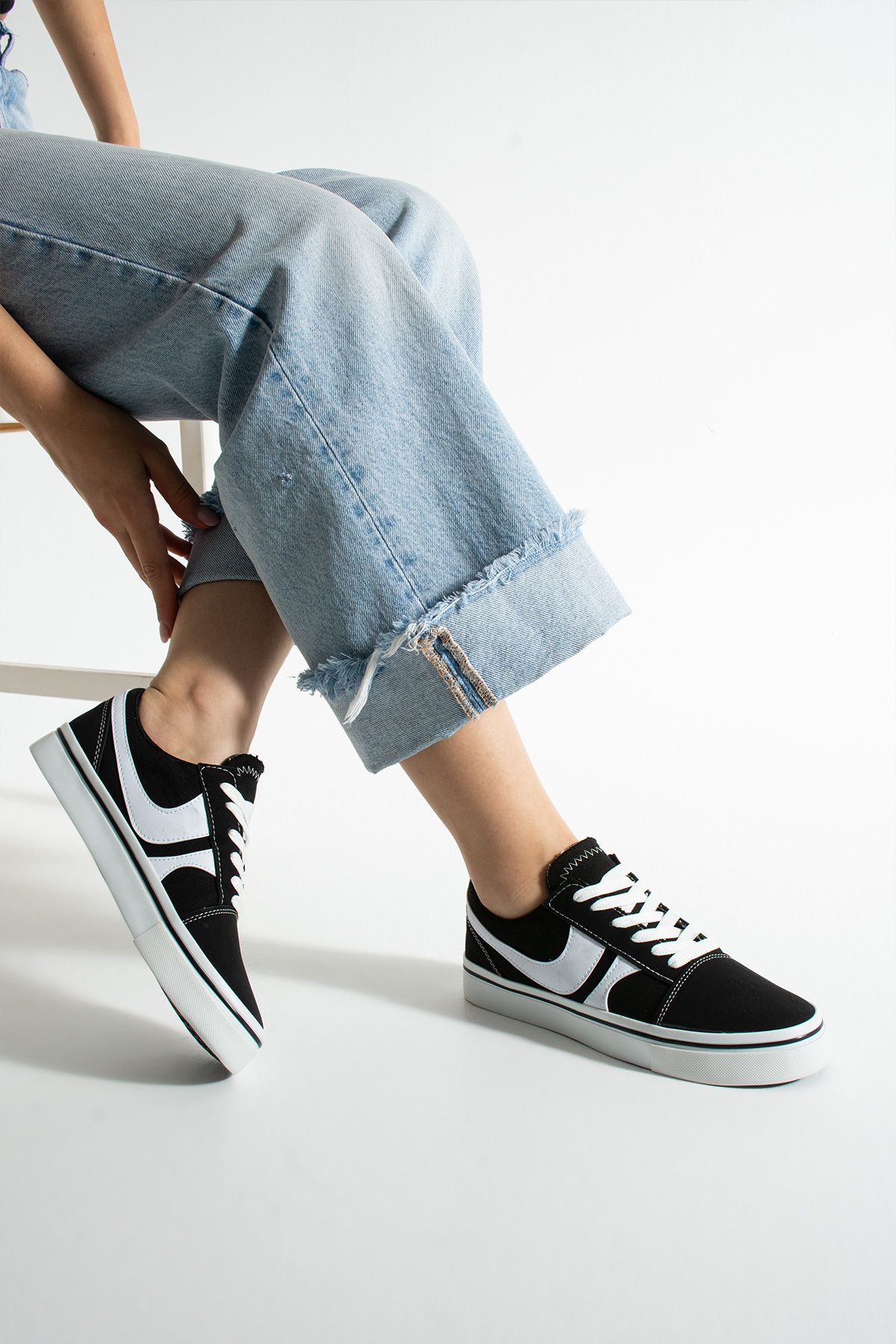 Ayax Siyah Beyaz Günlük Unisex (Kadın/Erkek) Sneaker