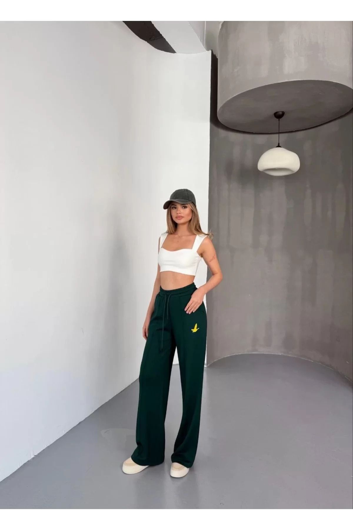 BBbutik Yumuşak Dokulu Kumaş Nakış işlemeli Rahat Bol Paça Eşofman Pantalon