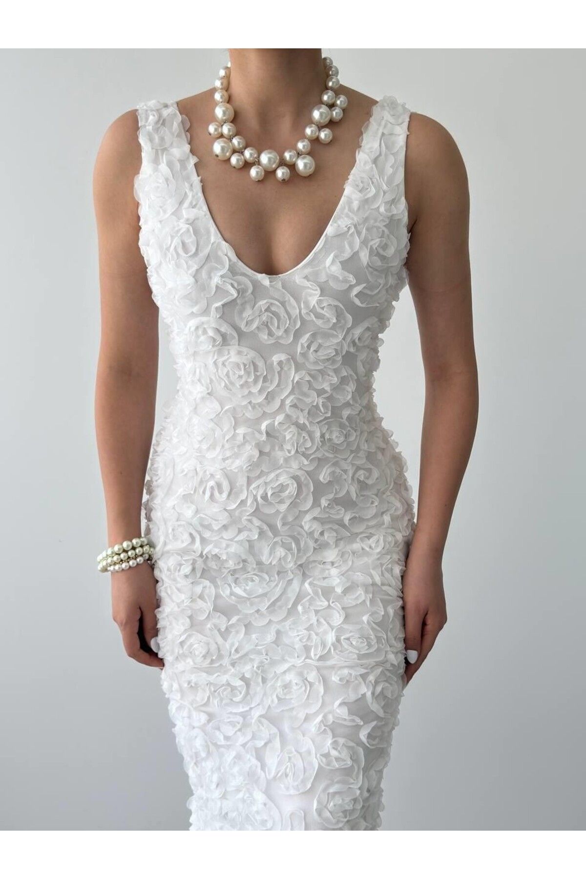 Julidress 3 Boyutlu Gül Desenli (DAR KESİM) V Yaka Astarlı Midi Boy Premium Tasarım Elbise
