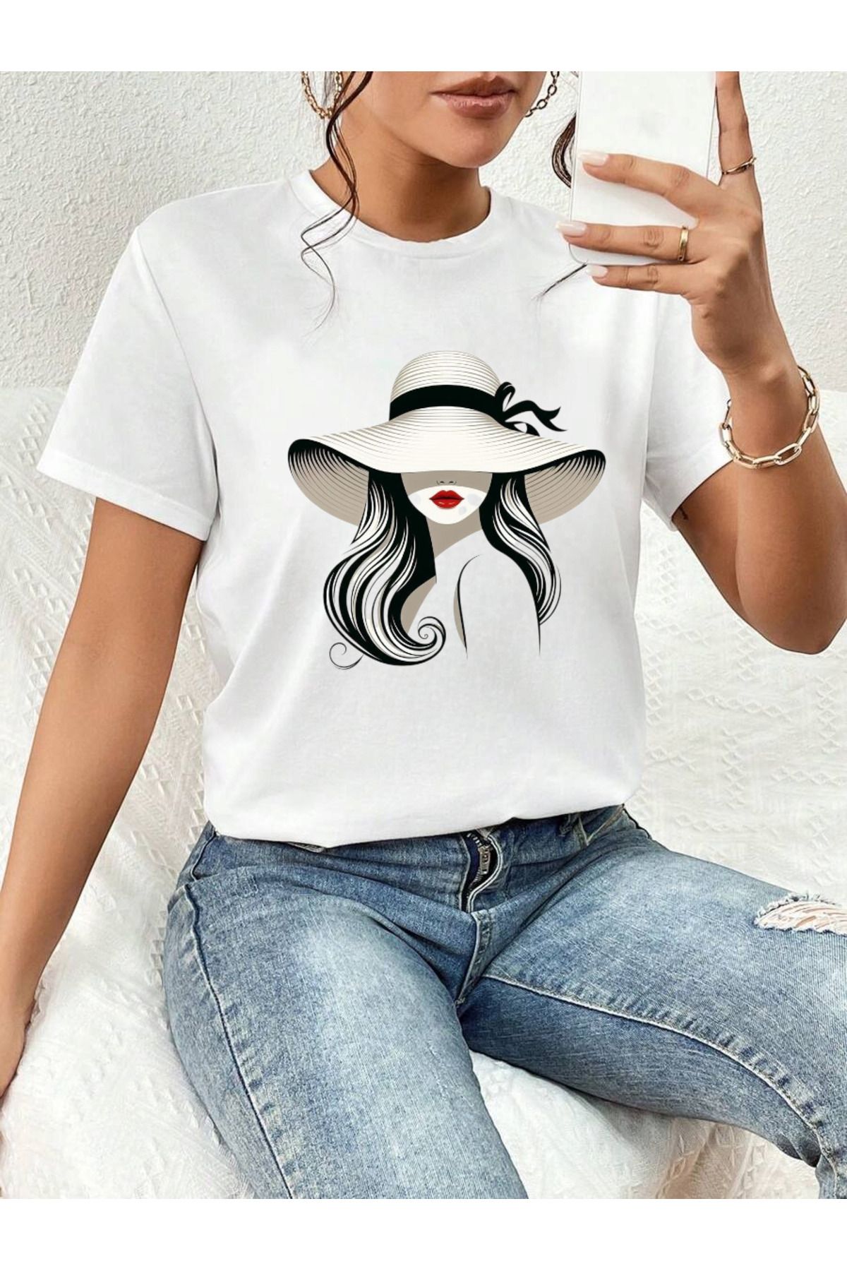 ELNOYA Pamuklu Beyaz Oversize Tişört Güneşlik Stil Baskılı Rahat Günlük T-shirt