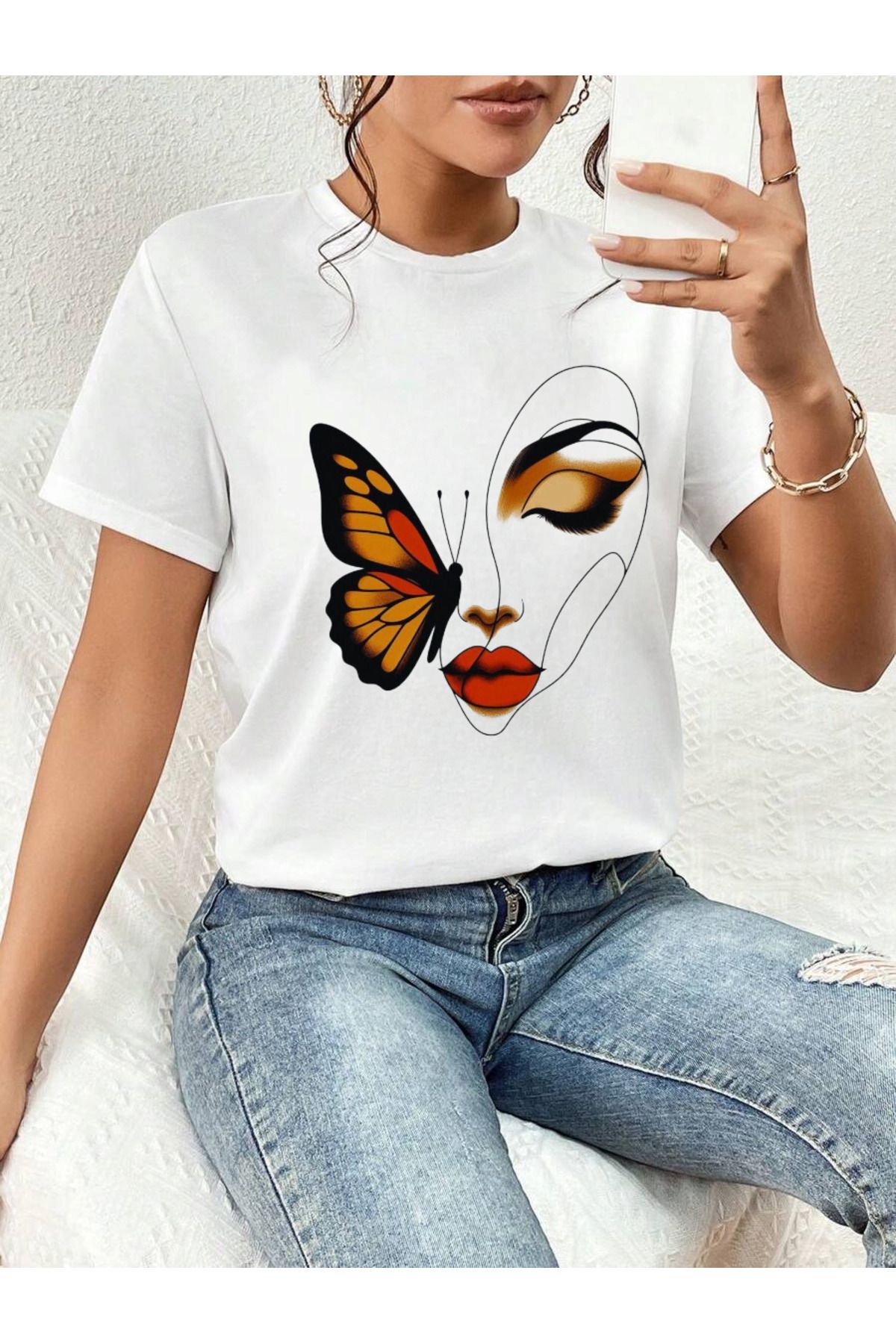 ELNOYA Pamuklu Beyaz Oversize Tişört Kelebek Güzeli Baskılı Rahat Günlük T-shirt
