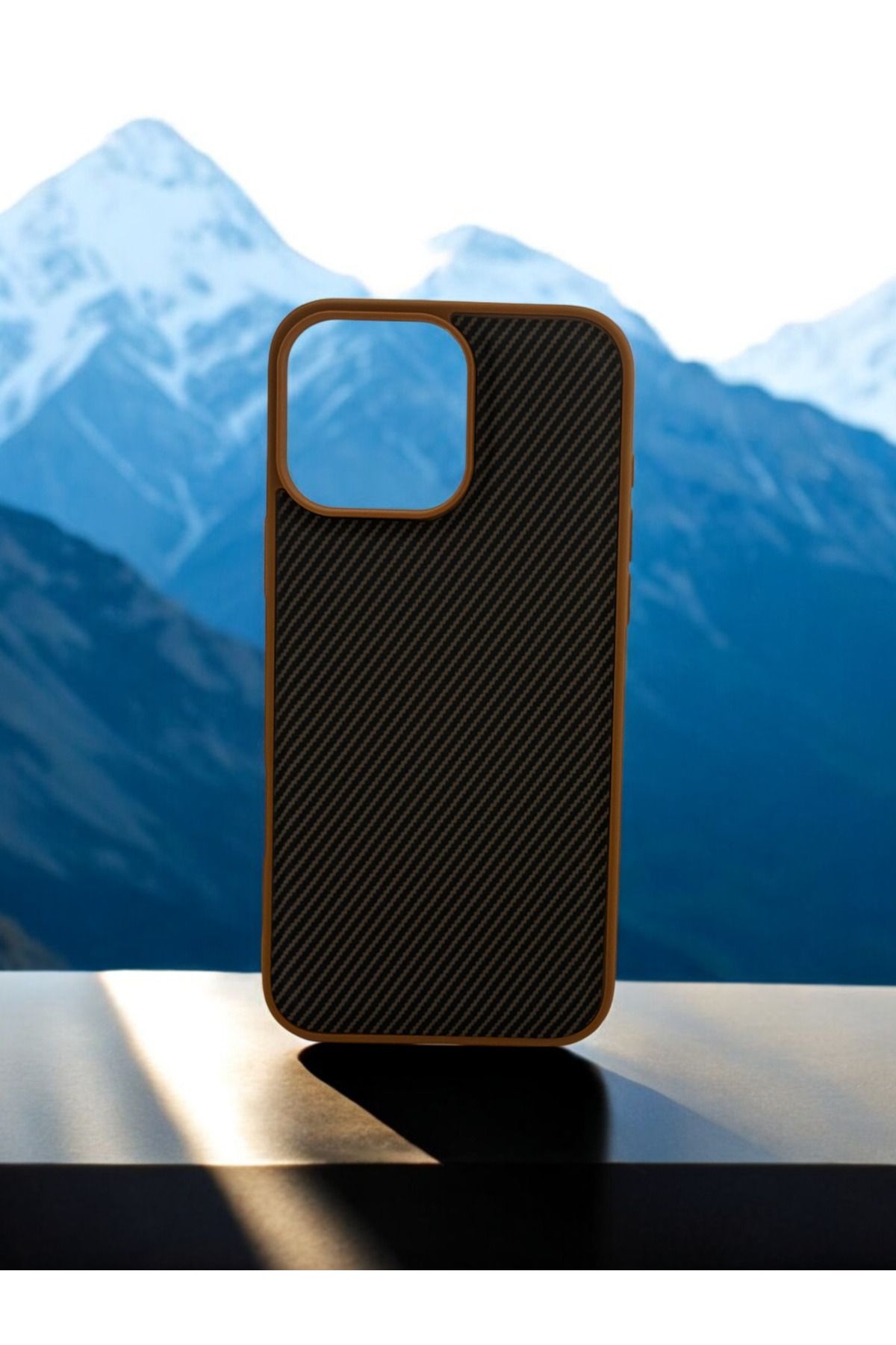 DUBİGOLD İPHONE 16 PRO MAX UYUMLU KARBON FİBER GÖRÜNÜMLÜ AİRBAG KORUYUCU KILIF