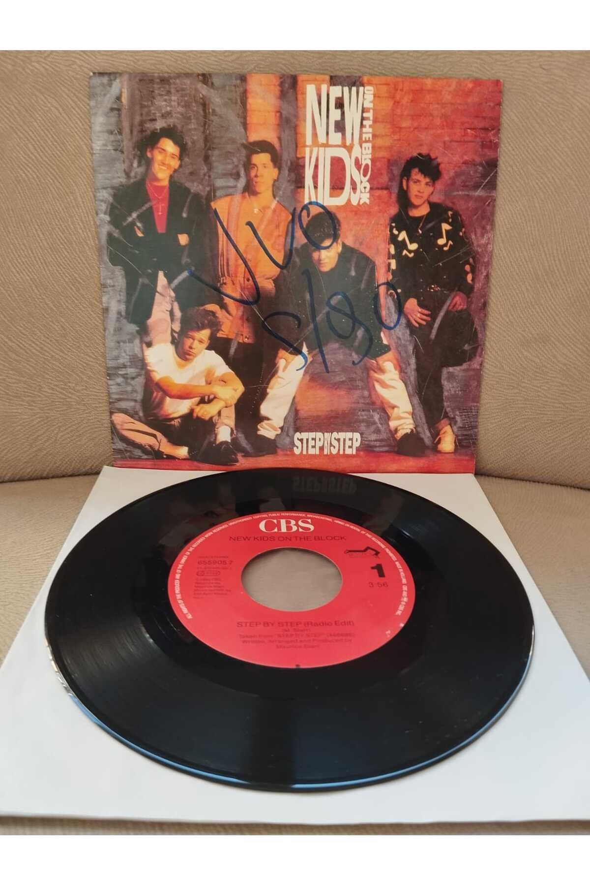 Plakperest New Kids On The Block – Step By Step - 1990 Hollanda Basım 45lik Plak-2.EL