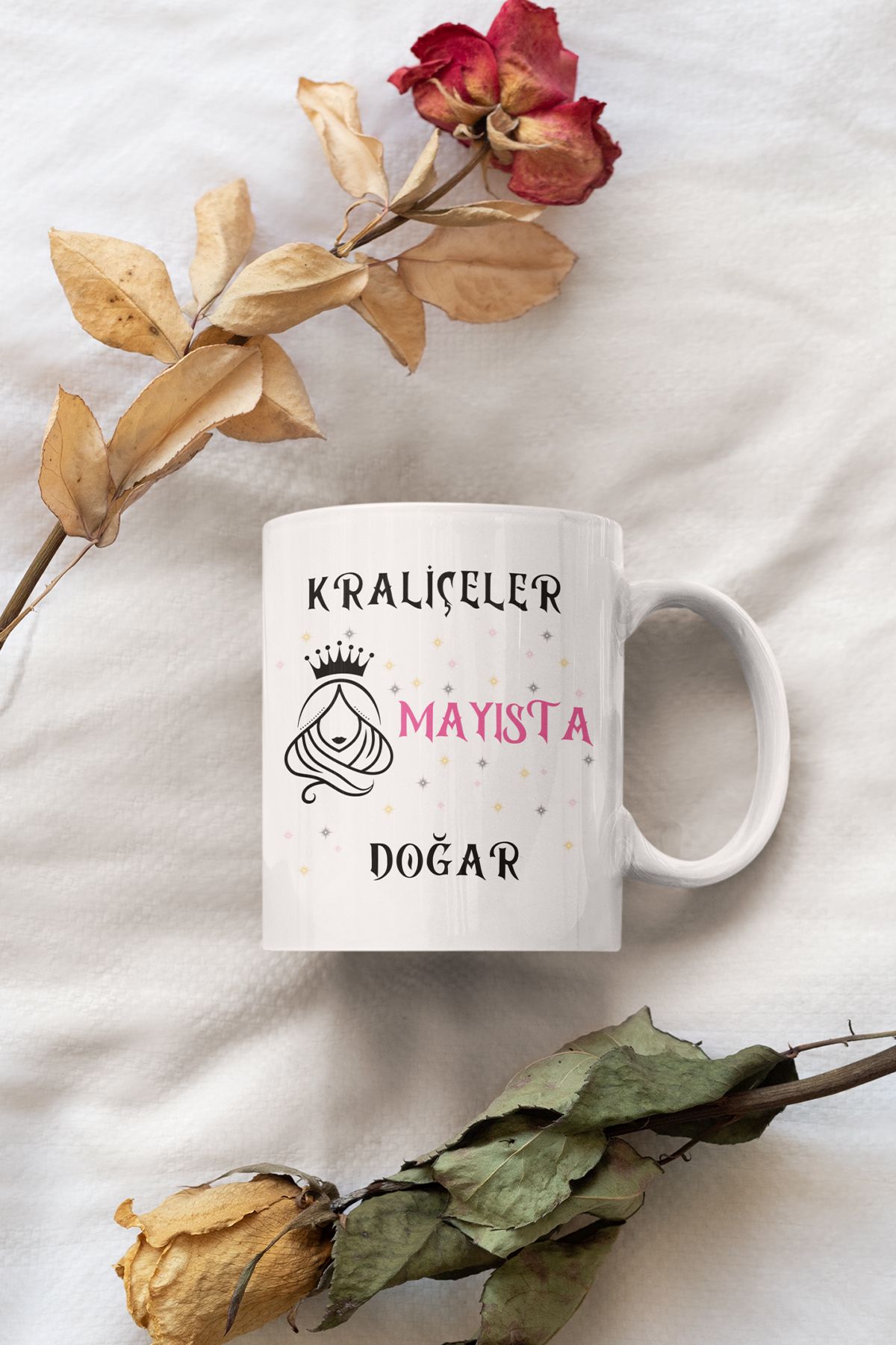 qoeuyl boutique Kraliçeler Bu Ayda Doğar Baskılı Doğum Günü Özel Gün Arkadaş, Sevgiliye Hediyelik Beyaz Kupa Bardak