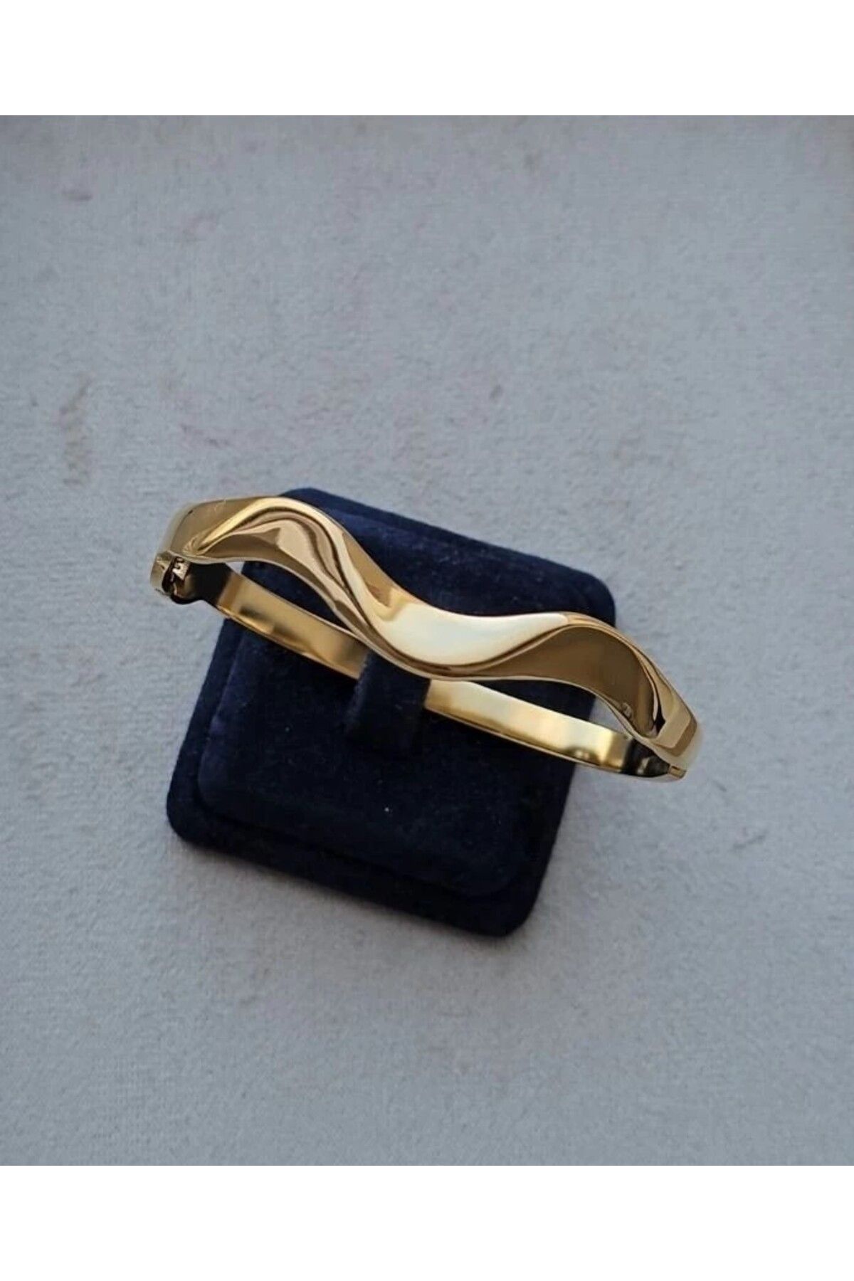 Çelik Çelik Gold Renk Vintage Dalgalı Bileklik