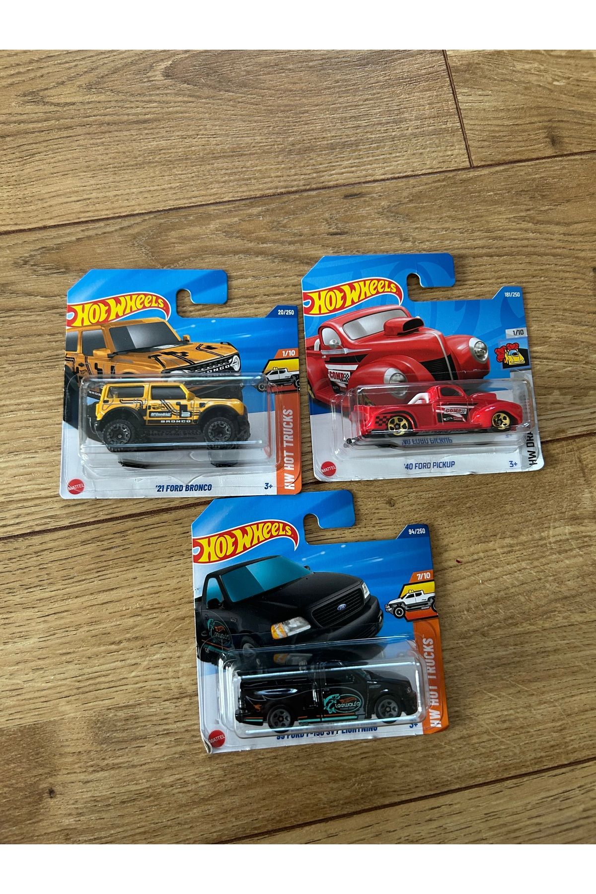 Hotwhells Hotwheels 3 adet ford marka araba