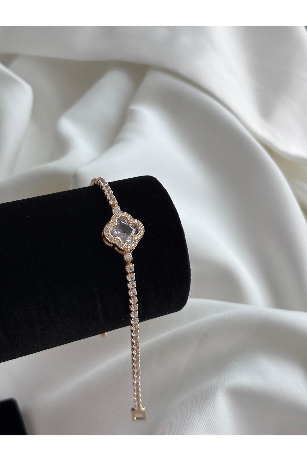 Bellamy Jewelry Kristal Taşlı Yonca Bileklik - Gold
