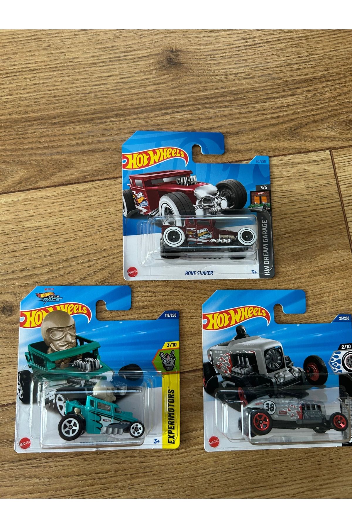 Hotwhells Hotwheels 3 adet shaker model araba