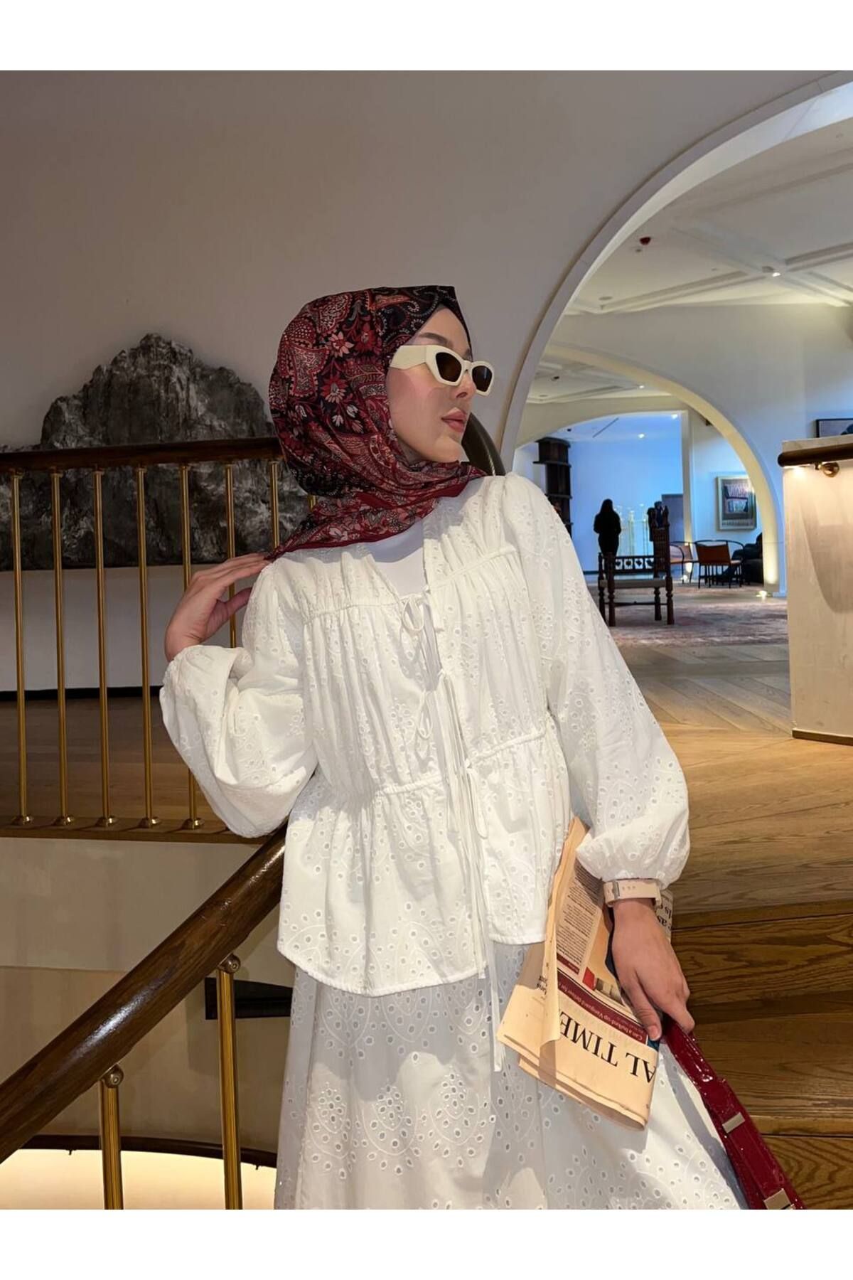 Viskosa VİSKOSA Zarif Dantelli Uzun Kollu Alt Üst Takım, Fistolu Nakışlı Peplum Elbise, Şık Modern Kombin
