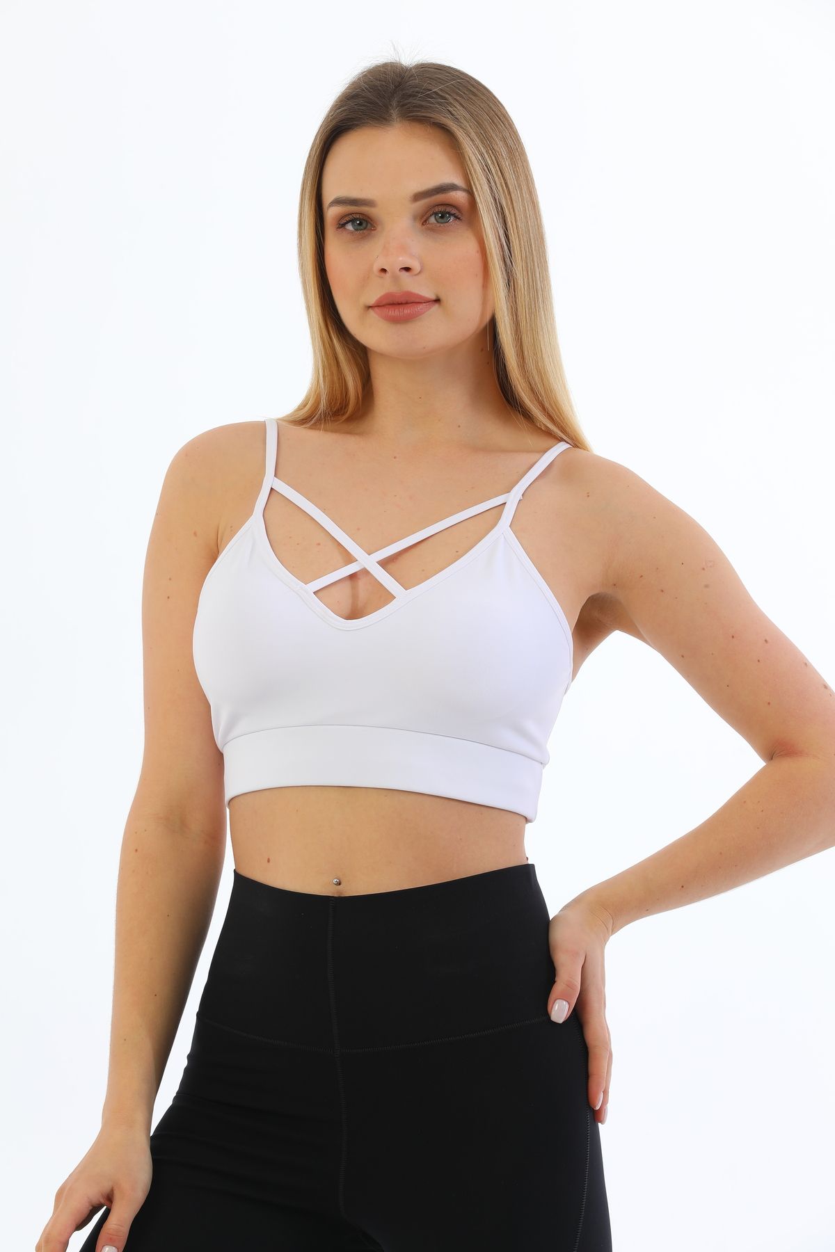 bazaar-turkey all you need Önü Çapraz Detaylı Spor Crop Büstiyer 5800 Beyaz