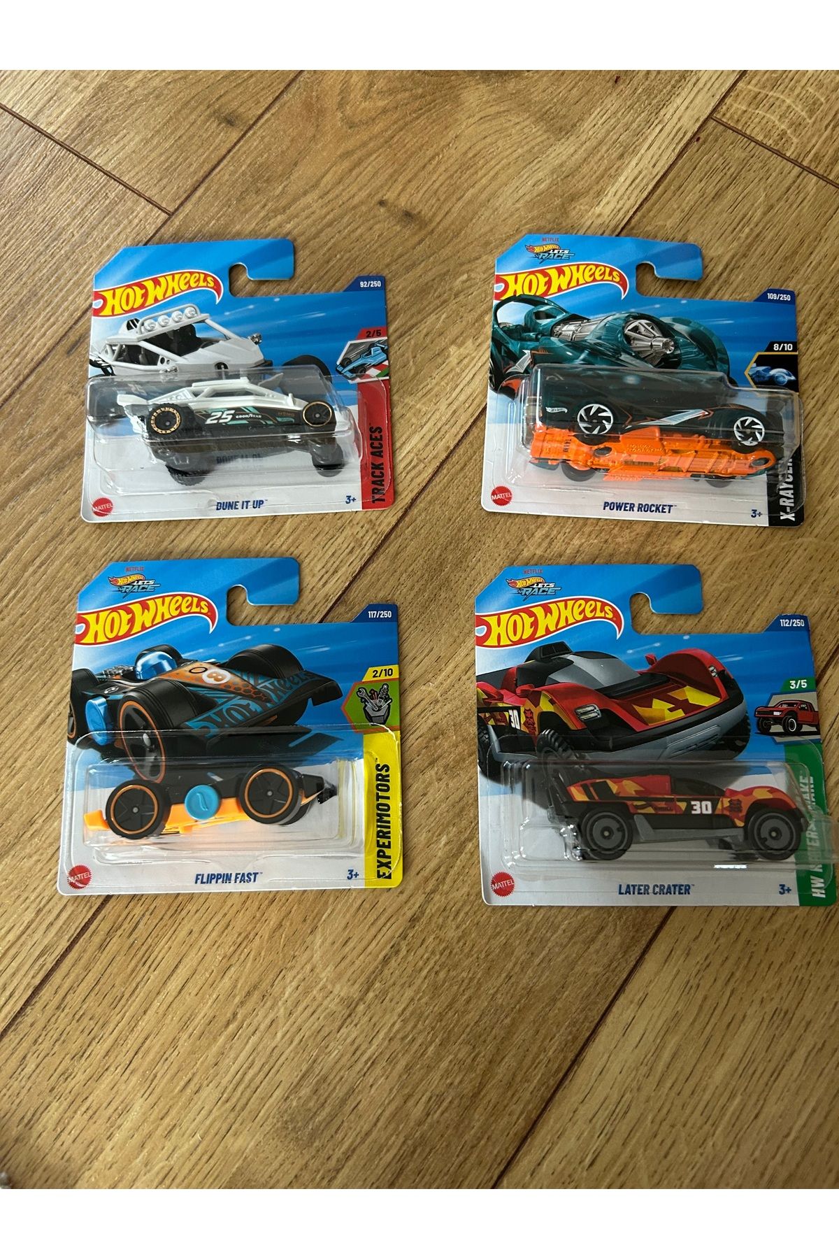 Hotwhells Hotwheels 4 adet araba