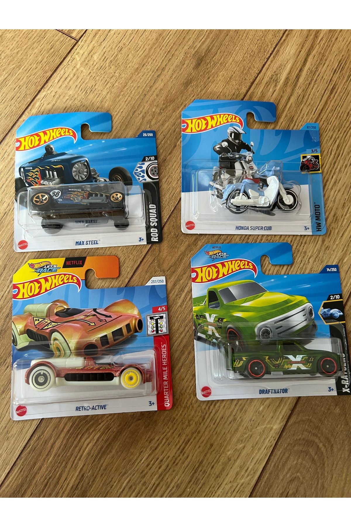 Hotwhells Hotwheels 4 adet araba