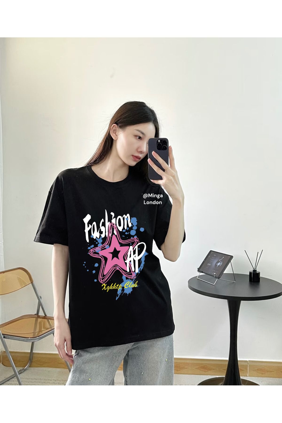 Minga London Siyah Fashion Star Ön Baskılı Oversize Tshirt -Minga London