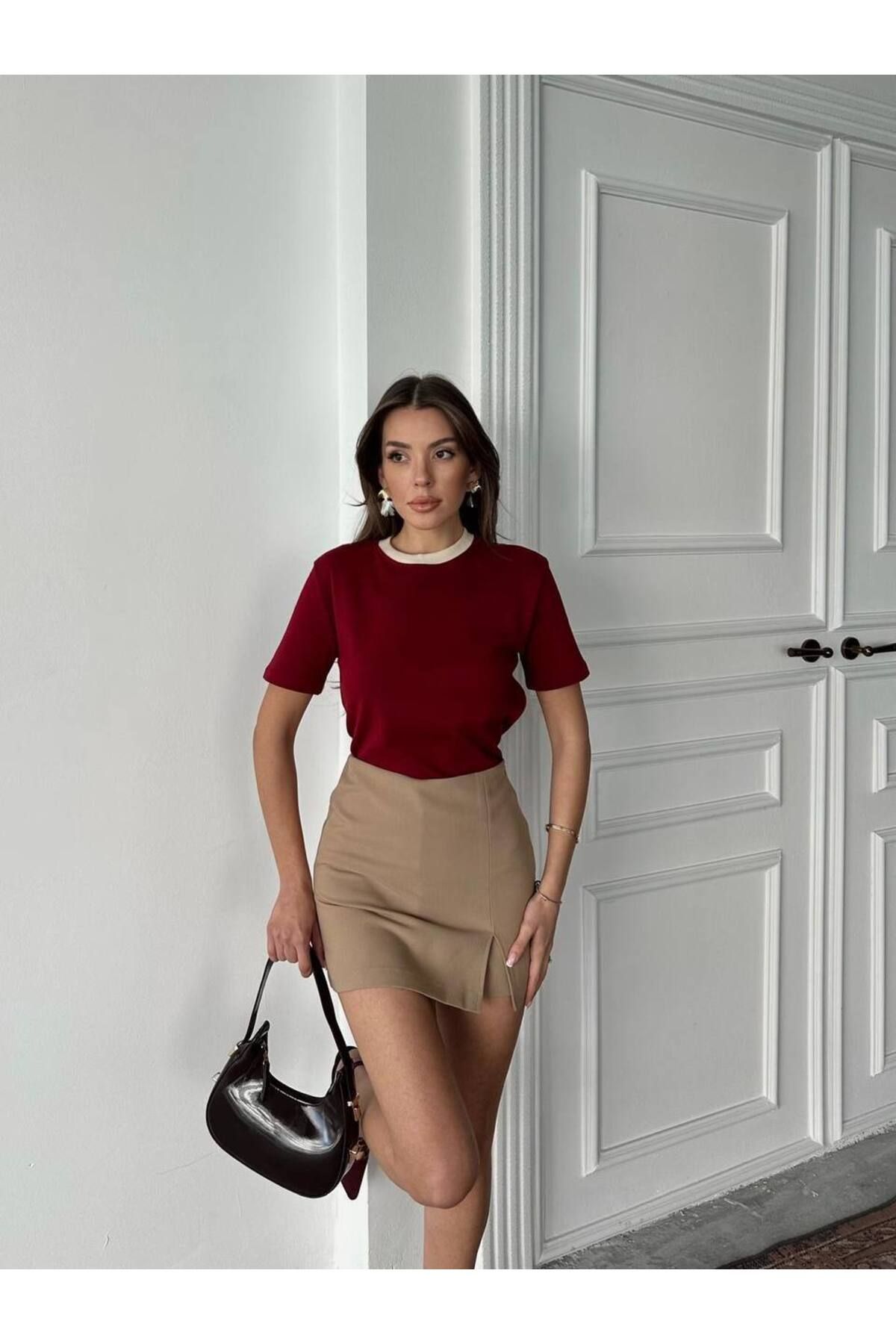 BARLEY Kontrast Yakalı Basic T-shirt