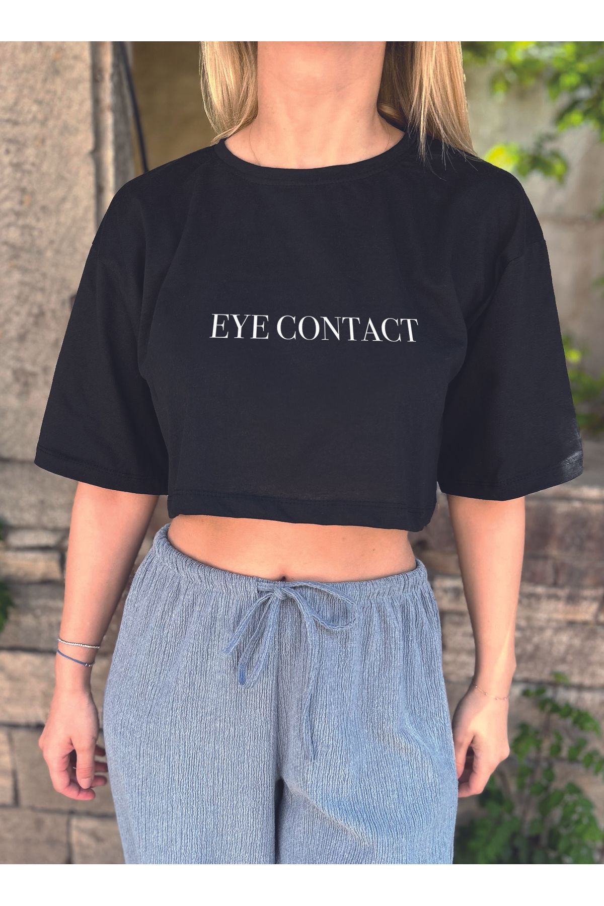 ClubSpaceAstro Kadın Oversize Crop Tişört – EYE CONTACT Baskılı |Terletmeyen Kumaş | Cesur ve Etkileyici Stil