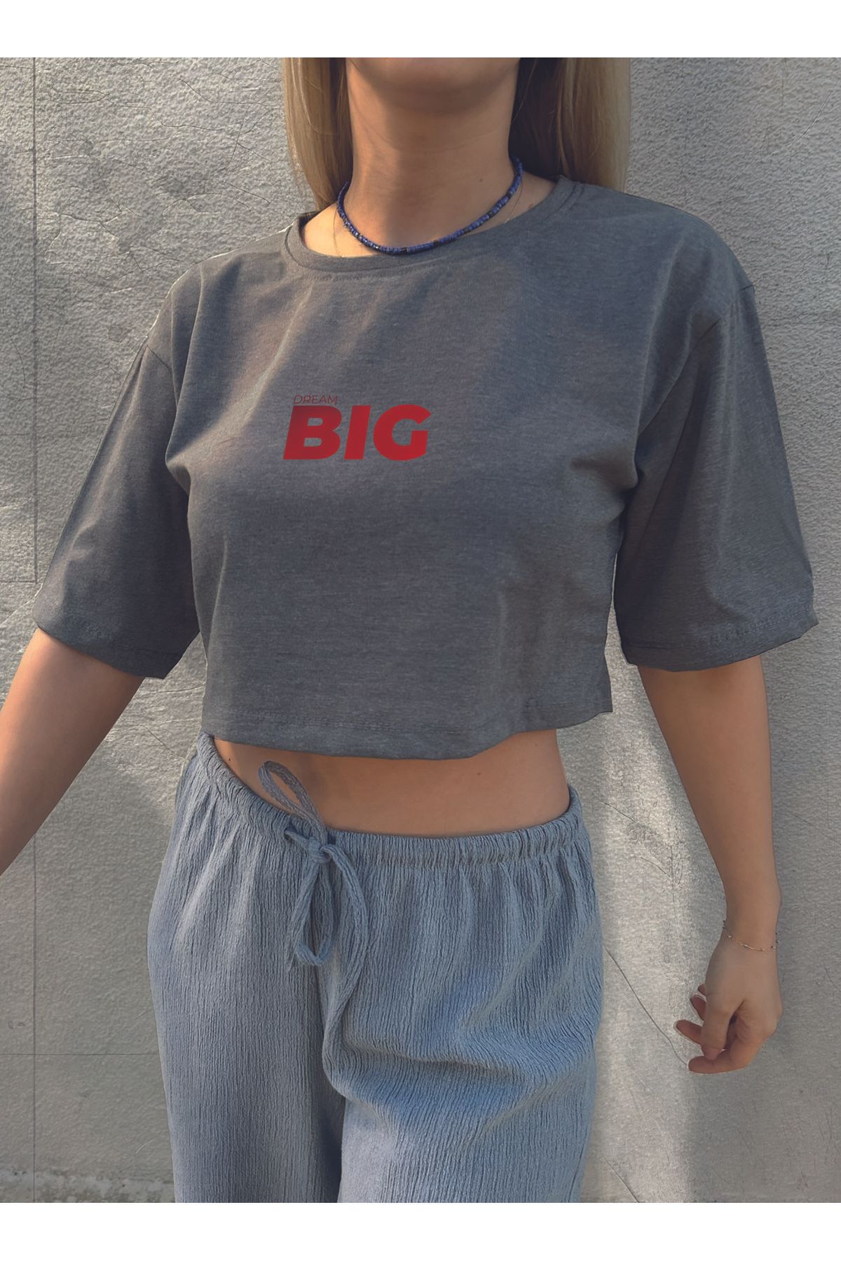 ClubSpaceAstro Kadın Oversize Crop Tişört – DREAM BIG Baskılı | Terletmeyen Kumaş | İlham Veren Modern Stil
