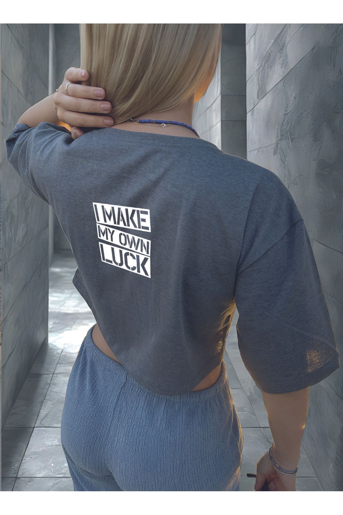 ClubSpaceAstro Kadın Oversize Crop Tişört – I MAKE MY OWN LUCK Sırt Baskılı| Gücünü Kendinden Alan Stil
