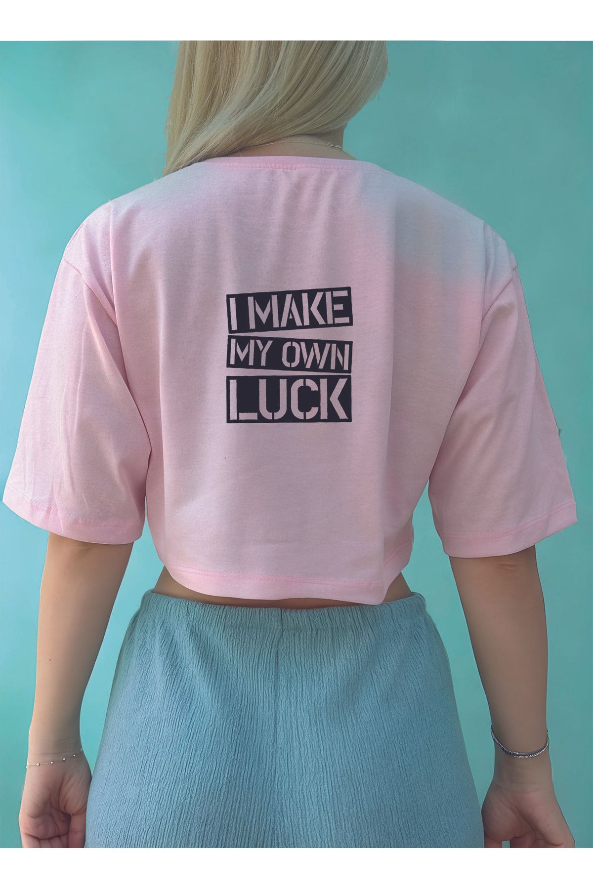 ClubSpaceAstro Kadın Oversize Crop Tişört – I MAKE MY OWN LUCK Sırt Baskılı| Gücünü Kendinden Alan Stil