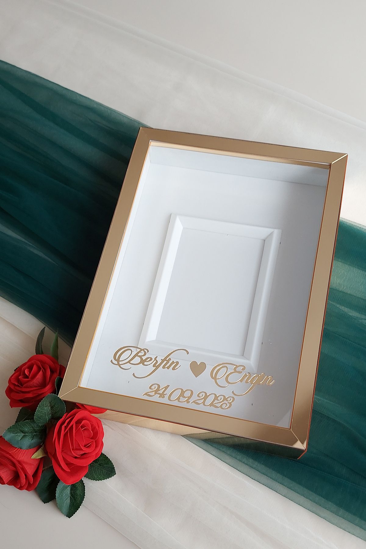 hobicehayaller-25x35 Memory Frame with Name Photo Section!Triangle Slatted Rose Boxes 4