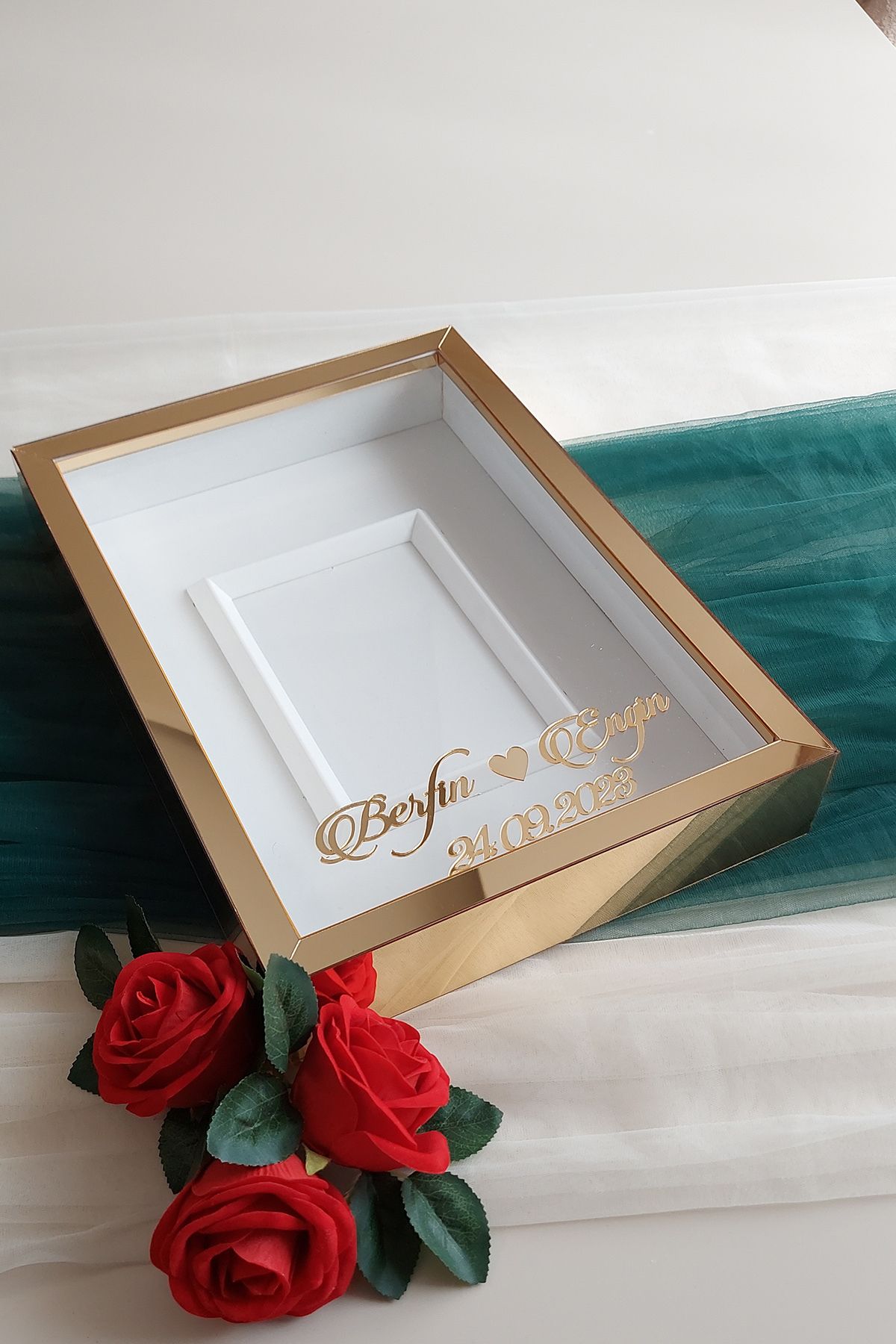 hobicehayaller-25x35 Memory Frame with Name Photo Section!Triangle Slatted Rose Boxes 5