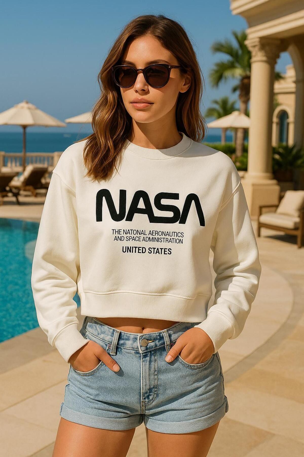 VENTİUP Ventiup Beyaz NASA Logolu Crop Sweatshirt