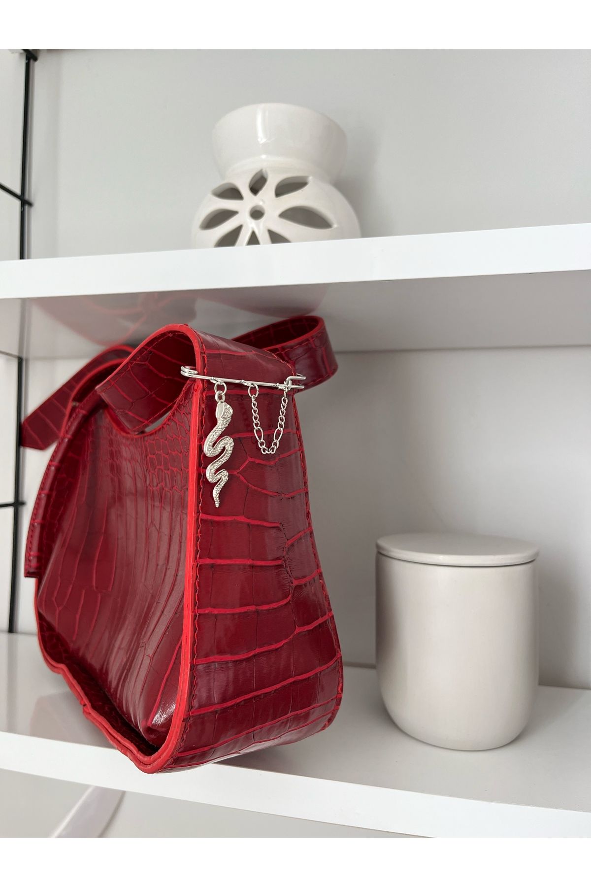 Poshy Atelier İskeç Yaka Broşu Zincir Çengelli İğne Ayakkabı Çanta Cüzdan Charmı Aksesuarı Süsü