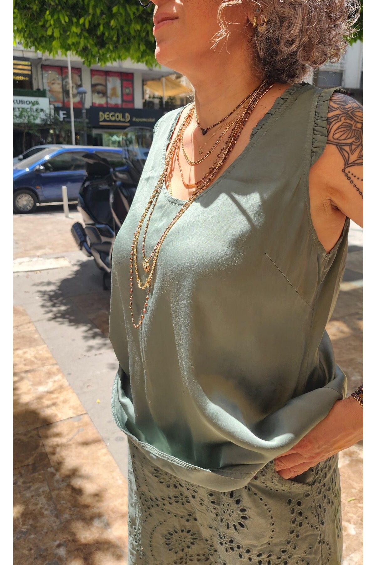 İzmirli Boutique Kalın Askılı Saten Bluz