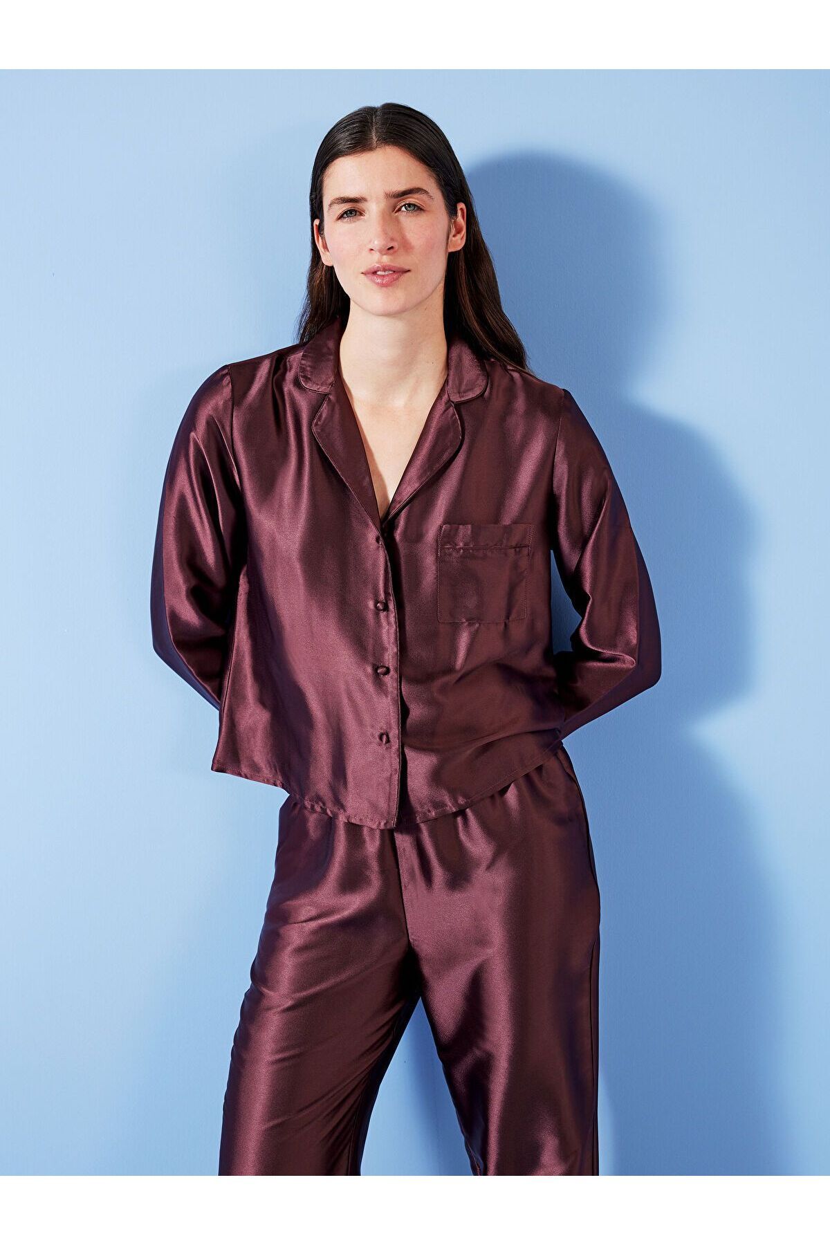 LC Waikiki Gömlek Yaka Düz Uzun Kollu Saten Kadın Pijama Takımı