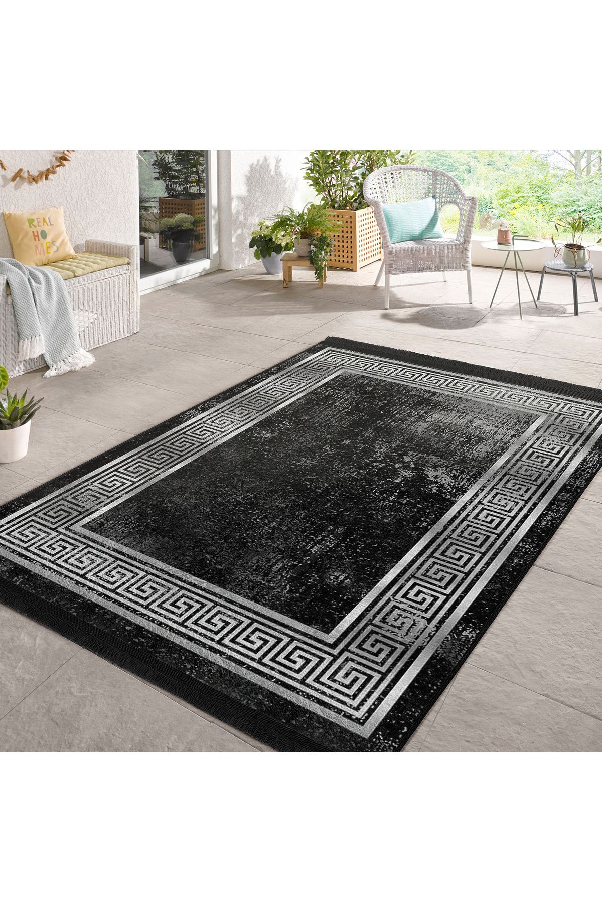 Realhomes Siyah – Gümüş Çerçeve Desenli Modern Geometrik Salon Halısı | Makinede Yıkanabilir Kaymaz Taban